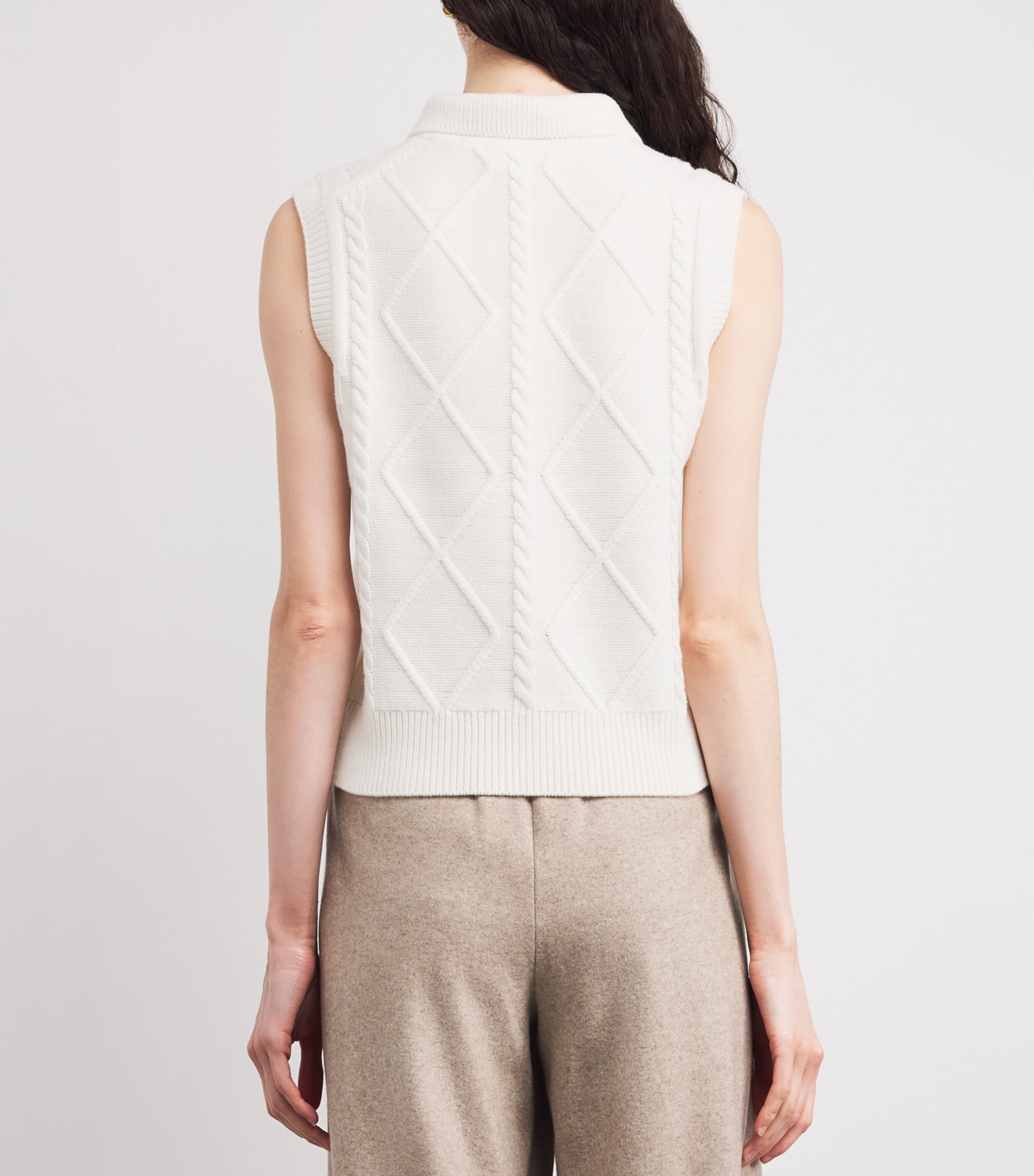 Cable-Knit Sweater Vest 101OWH Image 4