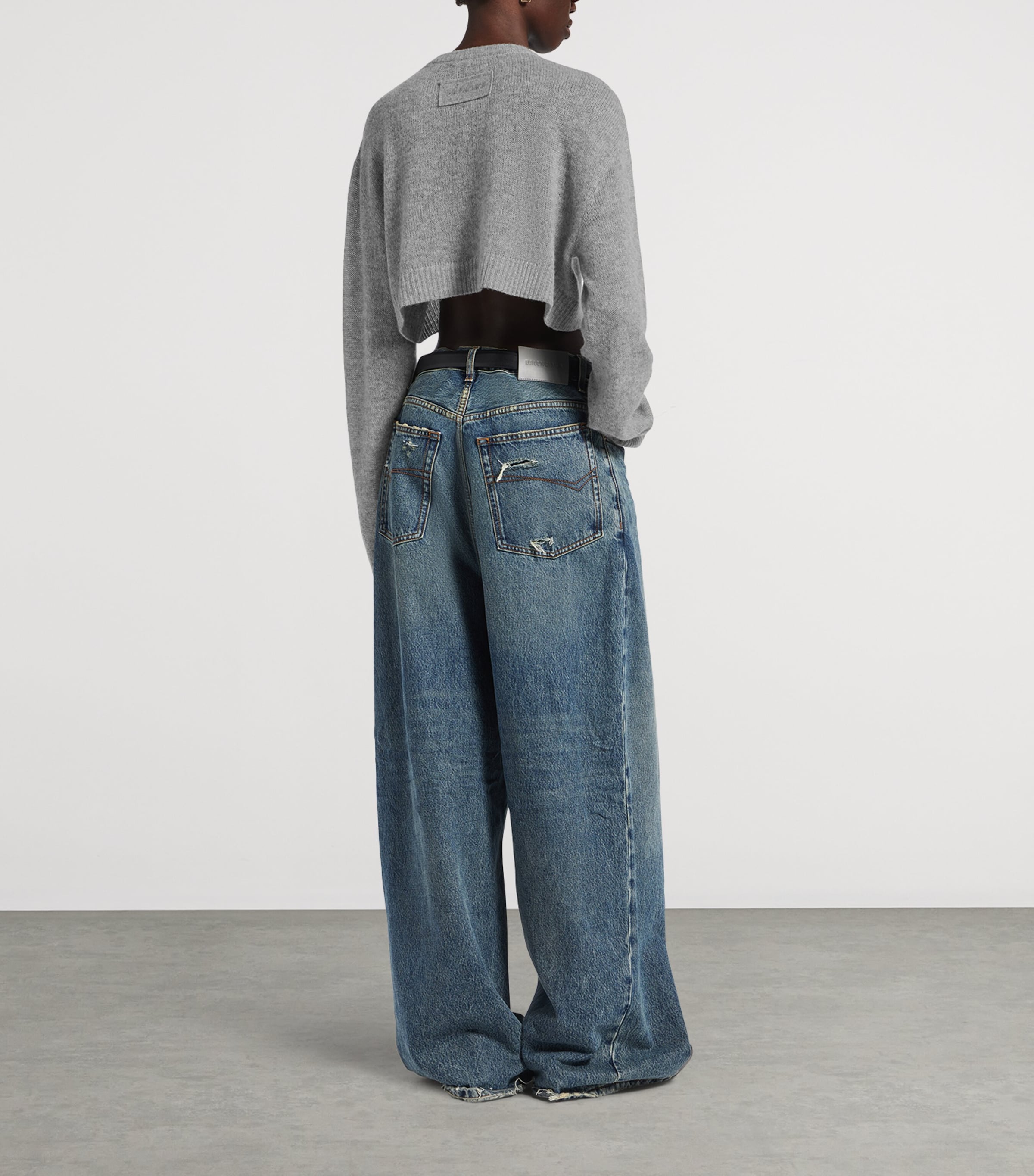Balenciaga Womens Cashmere Crew-Neck Cropped Sweater Image 3