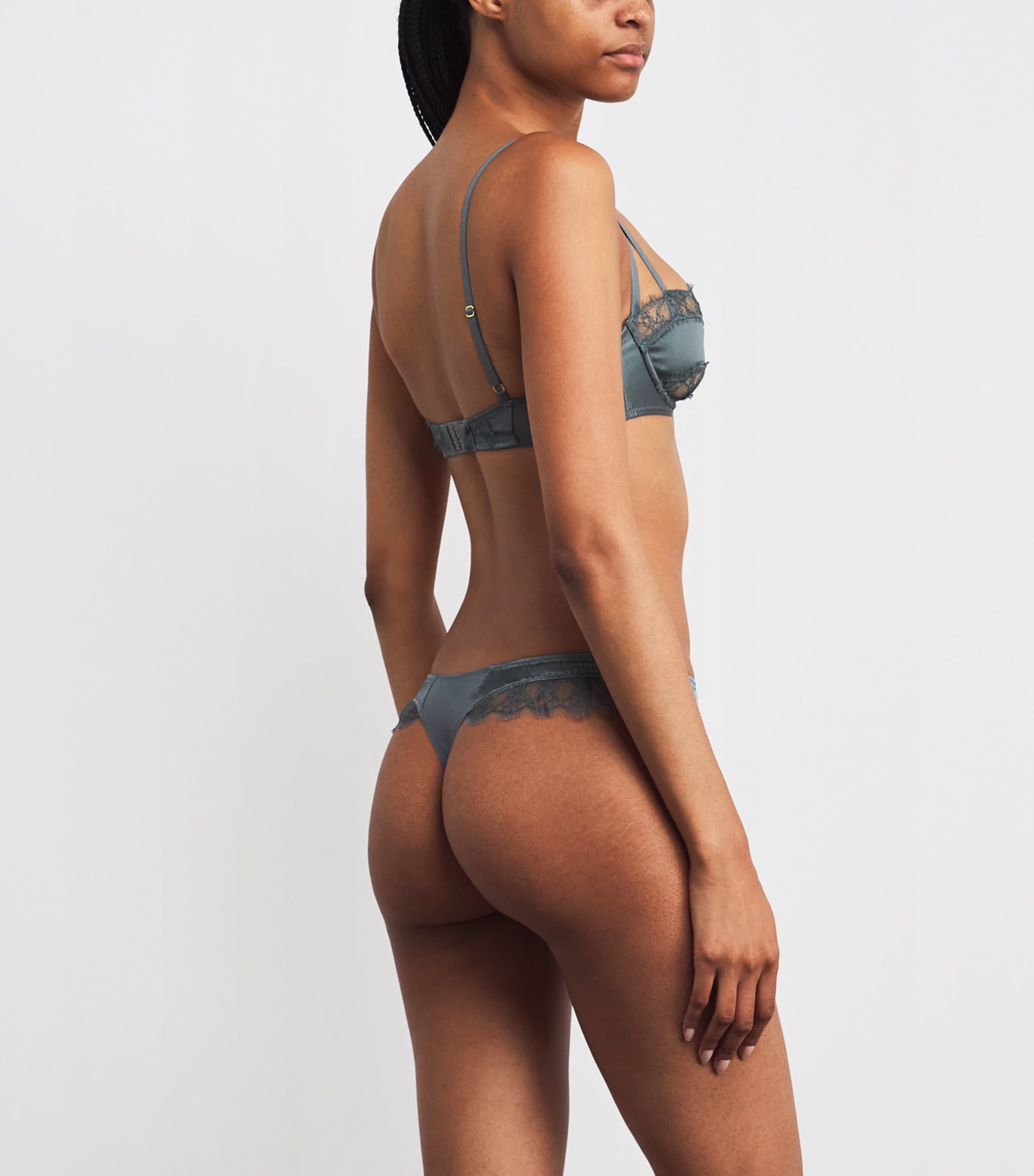 Silk-Lace Thong 970 TEMPETE Image 3