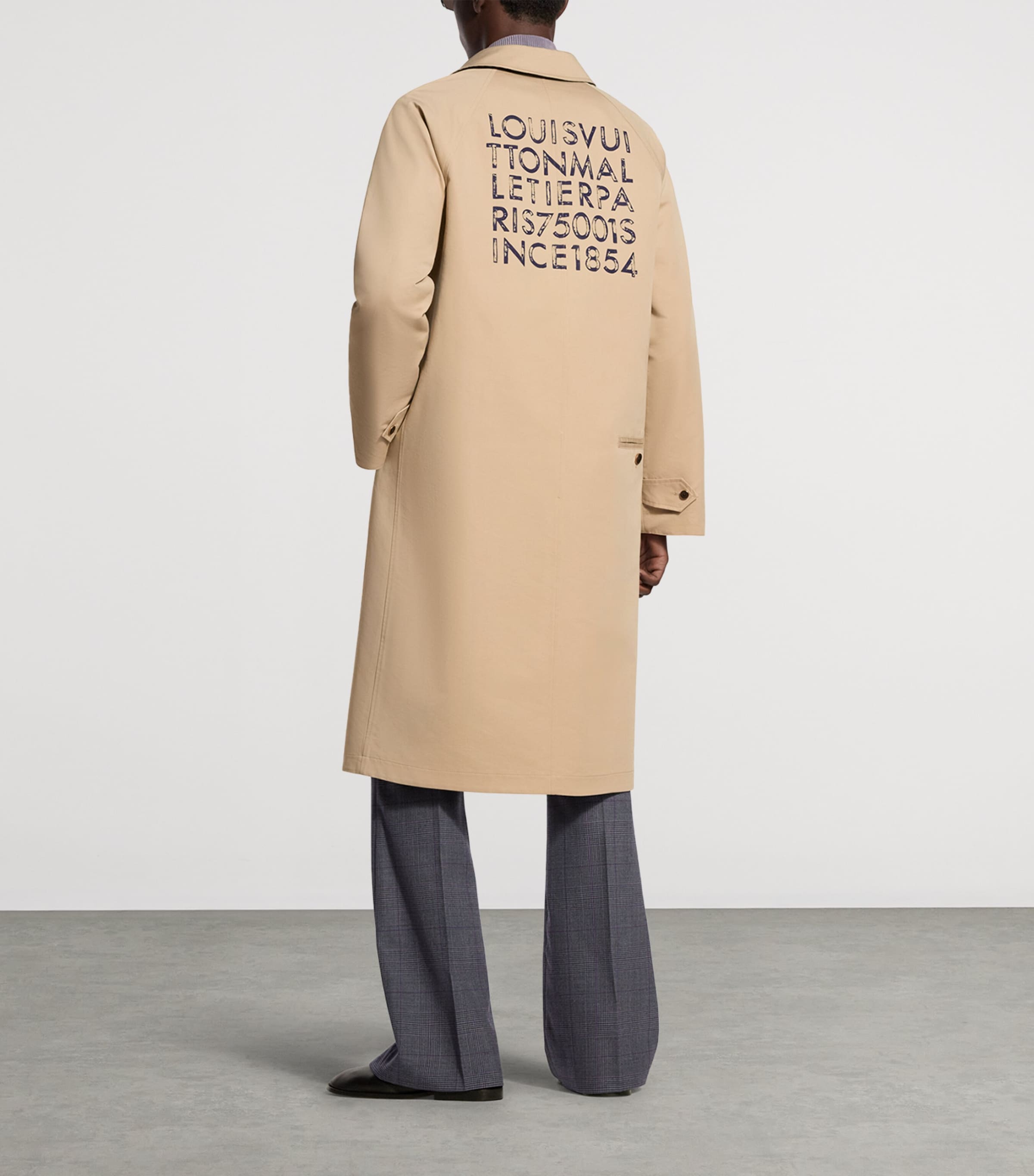 LOUIS VUITTON Mens Cotton-Silk Reversible Trench Coat Beige Image 3
