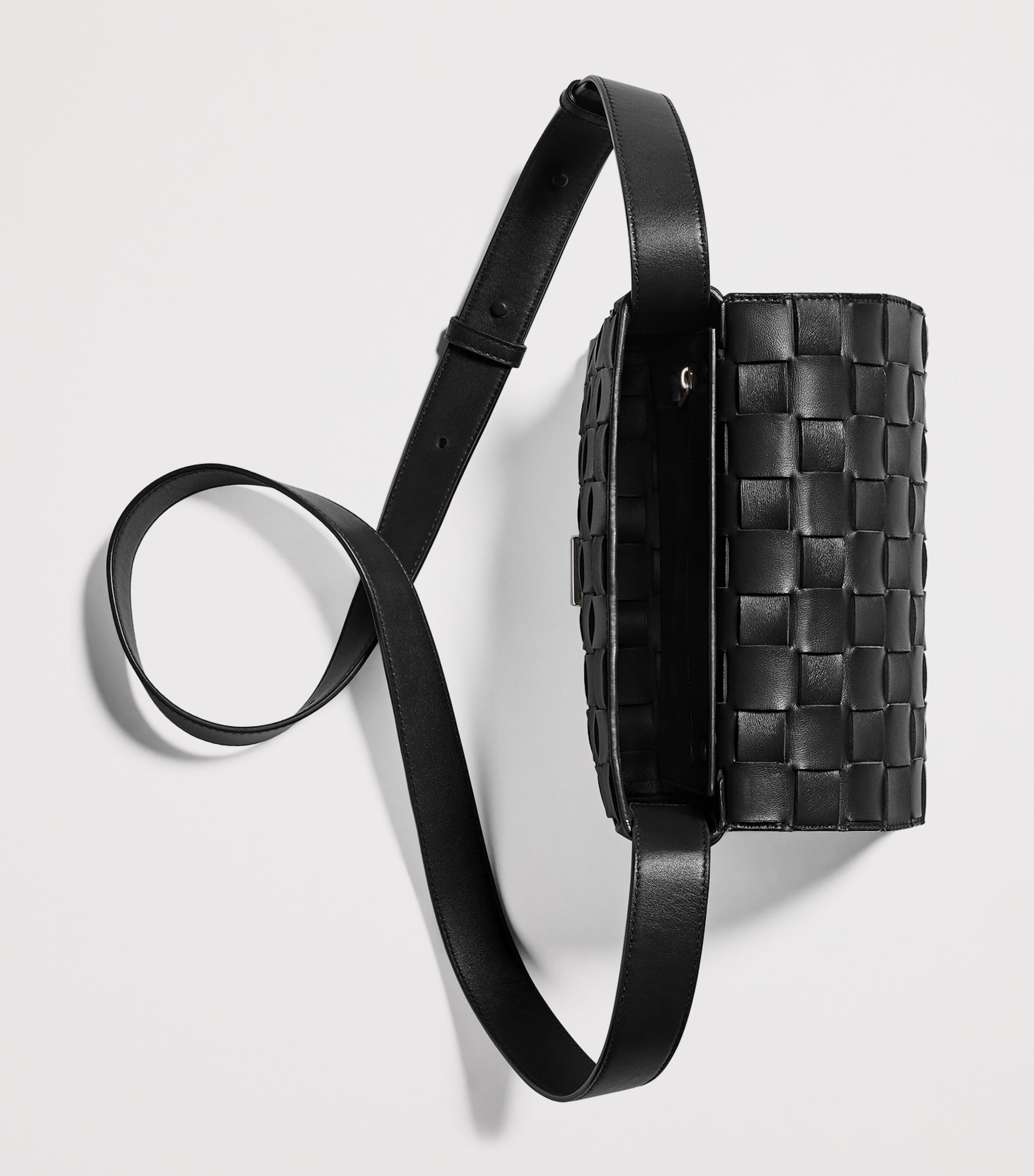 Bottega Veneta Leather Orto Messenger Bag Image 5