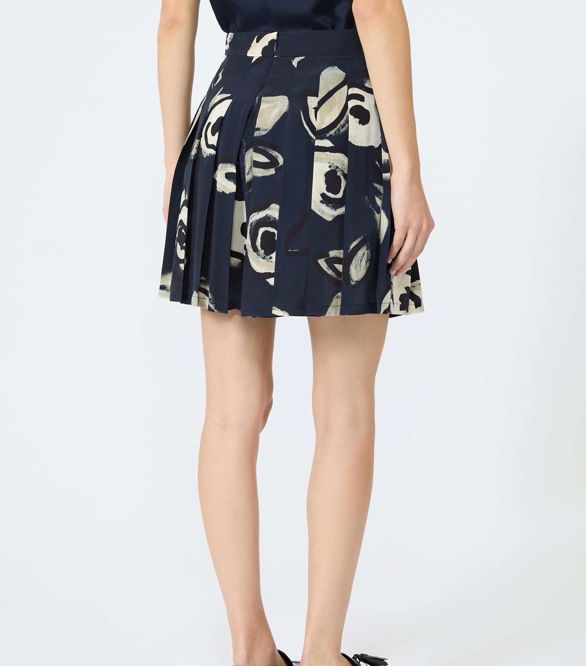 Max Mara Womens Silk Printed Shorts Ultramarine Image 4