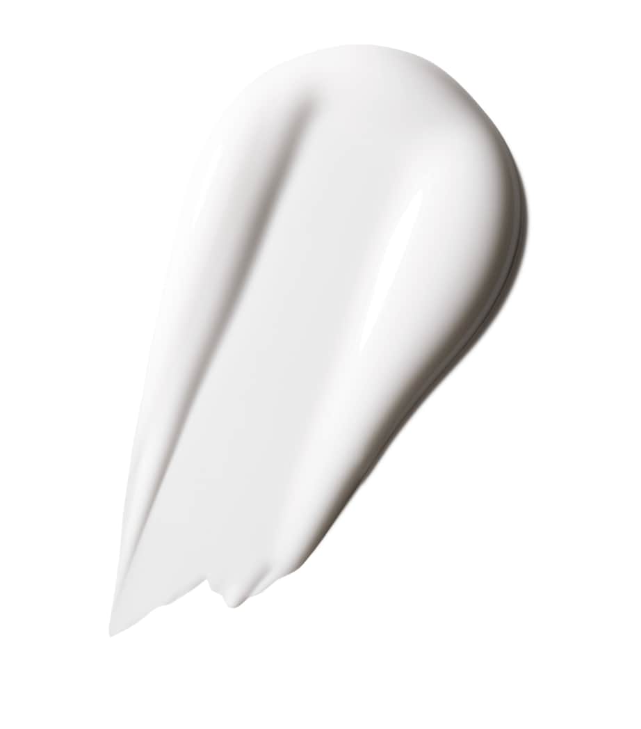 Studio Radiance Moisturizing + Illuminating Silky Primer NO COLOUR Image 2