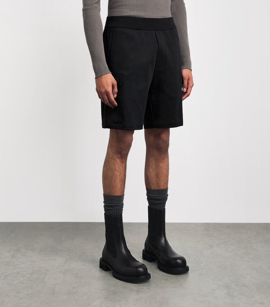 Moose Knuckles Mens Dalon Cargo Sweatshorts Black Image 4