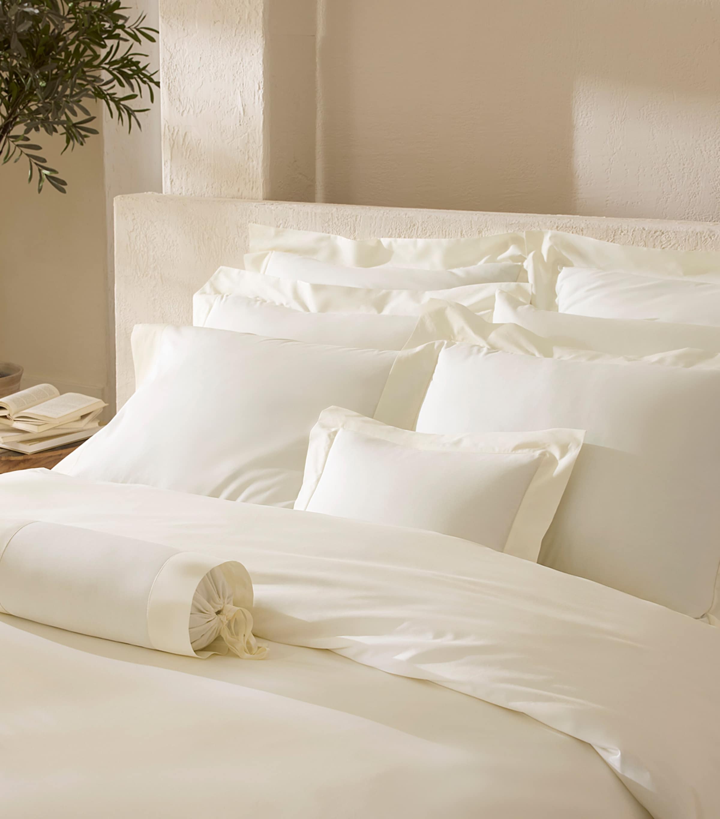 Pratesi Angel Luxe Boudoir Pillowcase (30cm x 40cm) Ivory Image 2