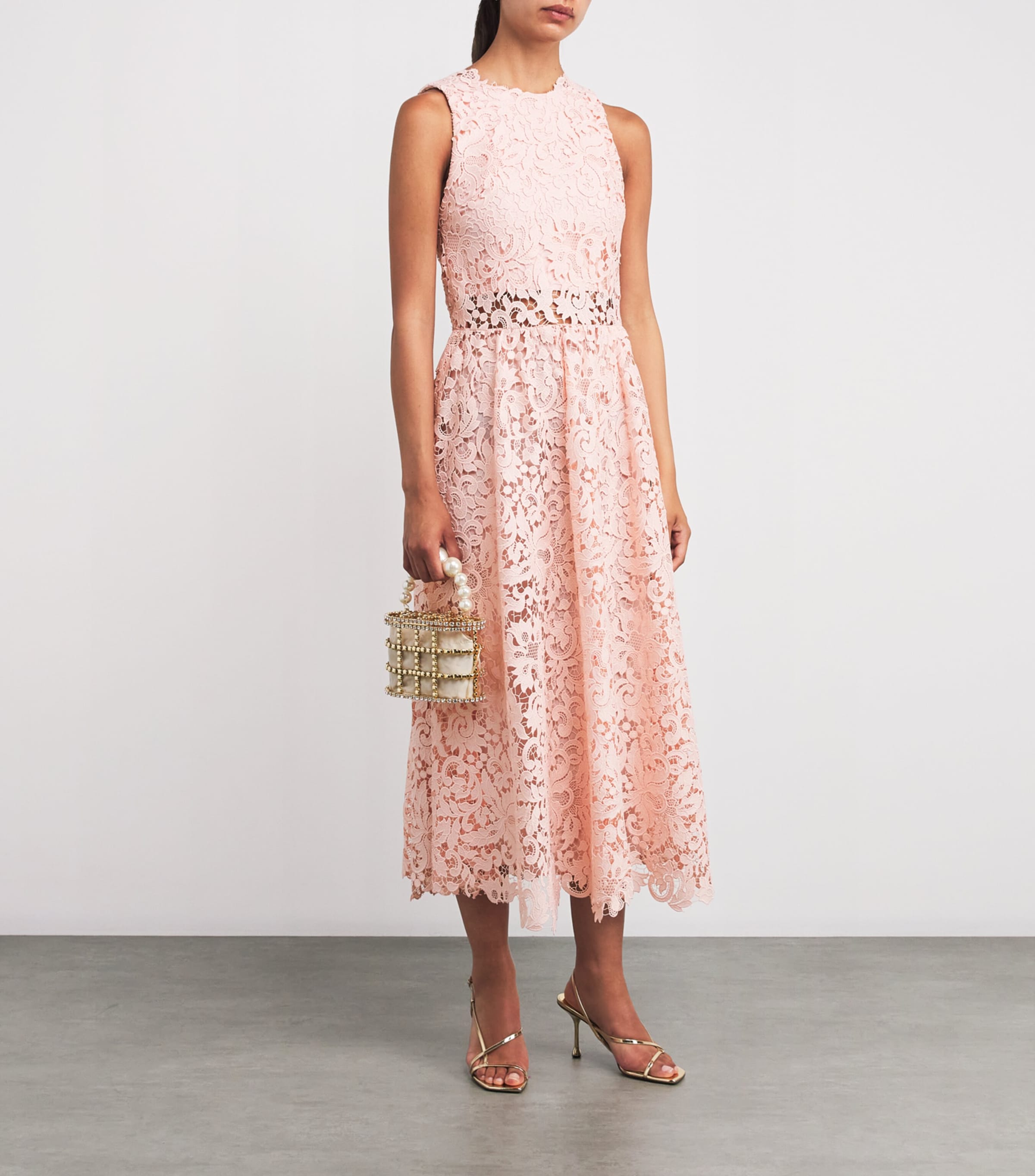 上品!【Alice+Olivia】BABETTE 花柄 マットレース Aラインドレス Alice+Olivia Sleeveless Babette Midi Dress | Harrods AE