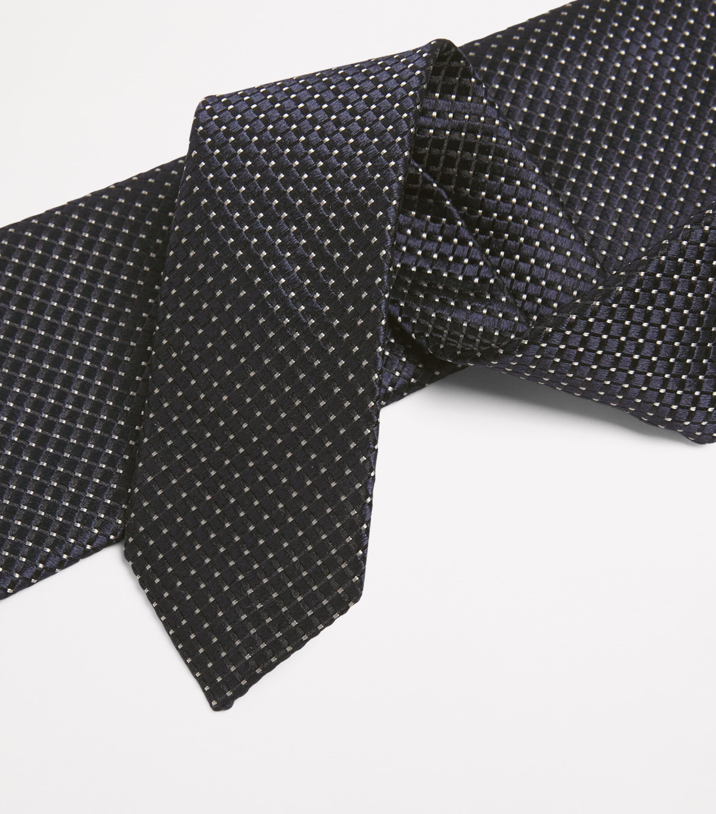 Silk Jacquard Polka Dot Tie FC099 Image 3