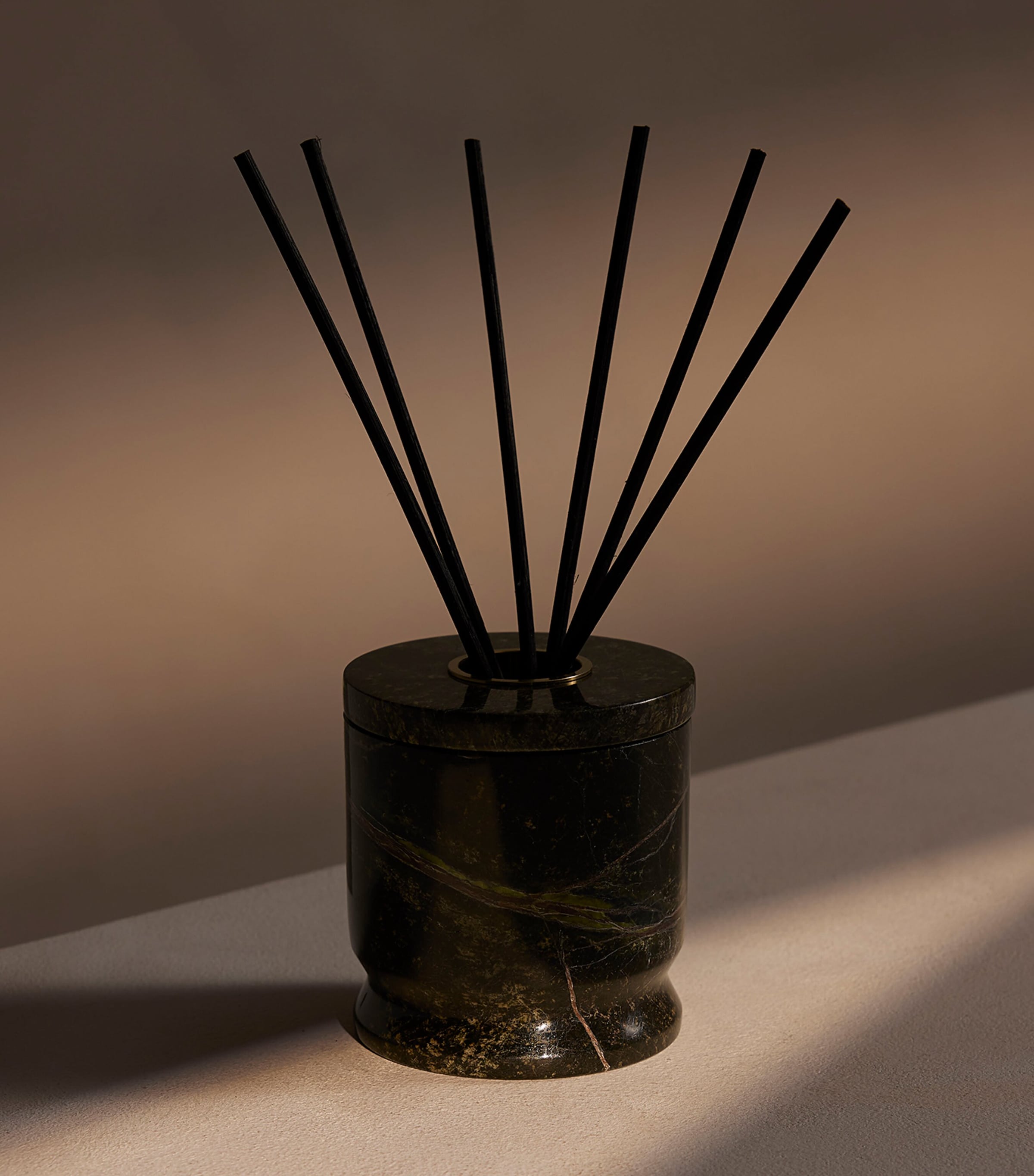 Soho Home Leather & Oud Diffuser (150ml) Image 3