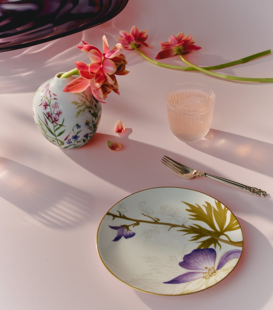 Royal Copenhagen Porcelain Wildflowers Vase (13cm) Image 2