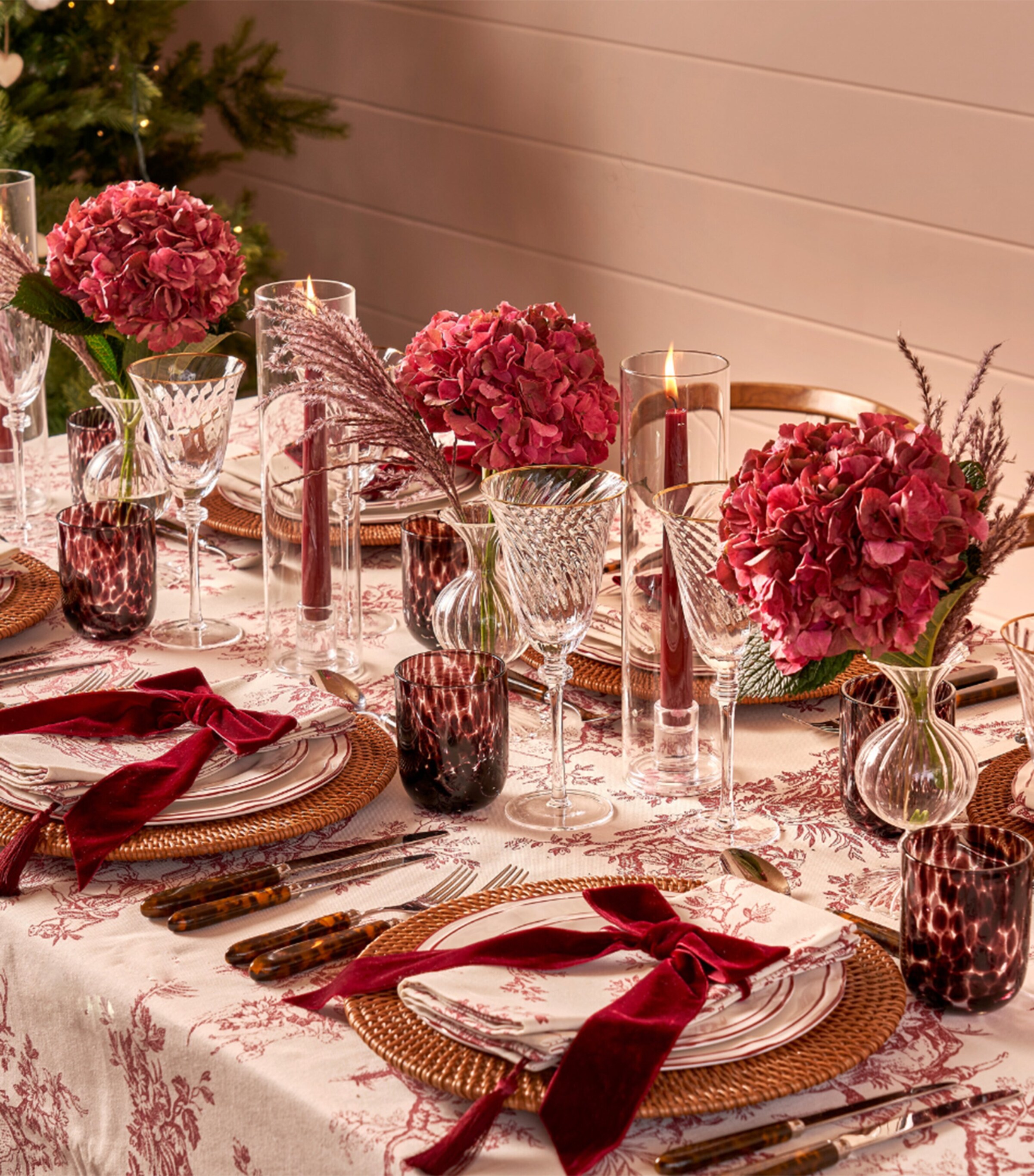 Maison Margaux Set of 4 Linen Toile Napkins (50cm x 50cm) Maroon Image 3