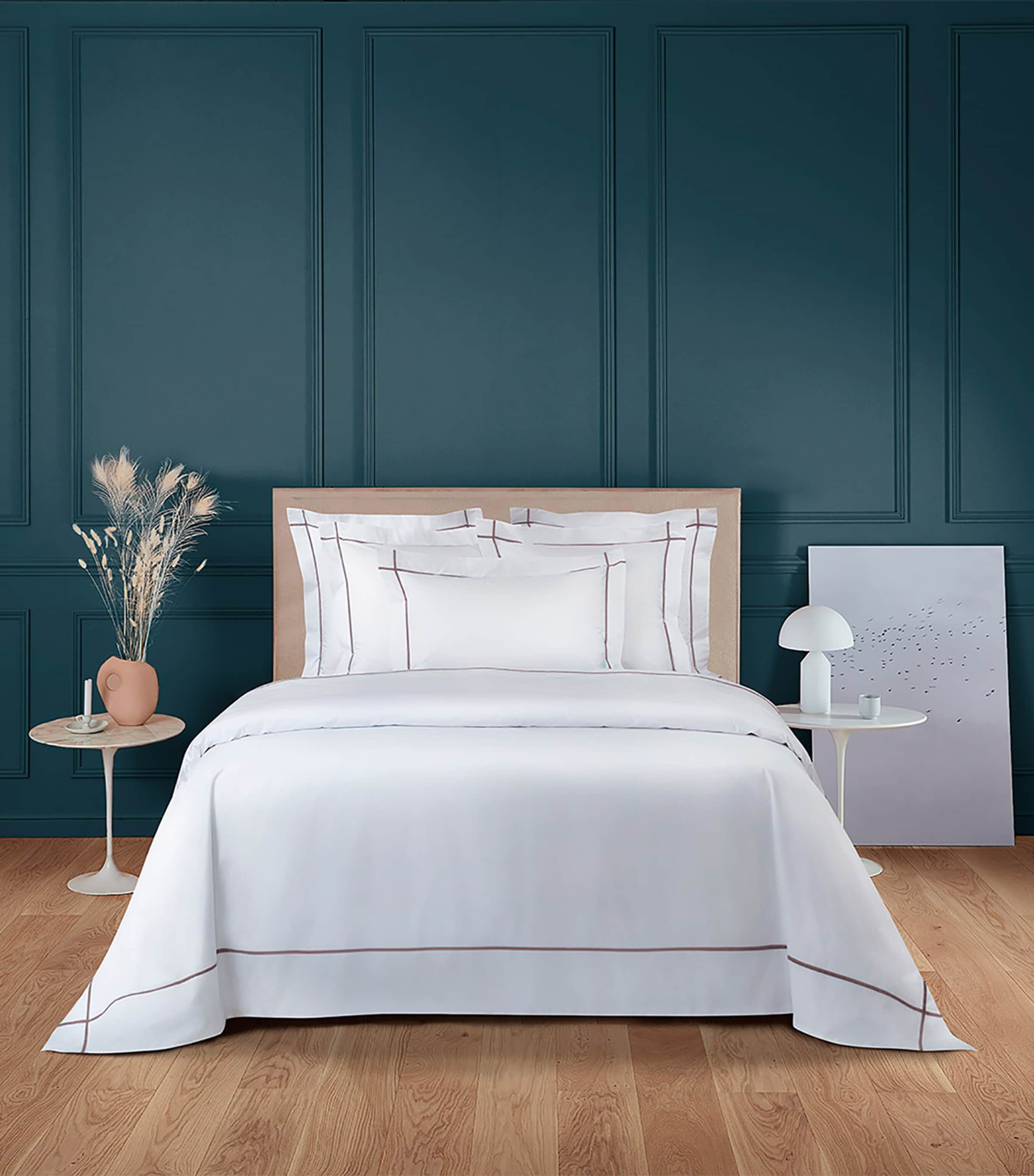 Yves Delorme Athena Iris Super King Flat Sheet In Purple