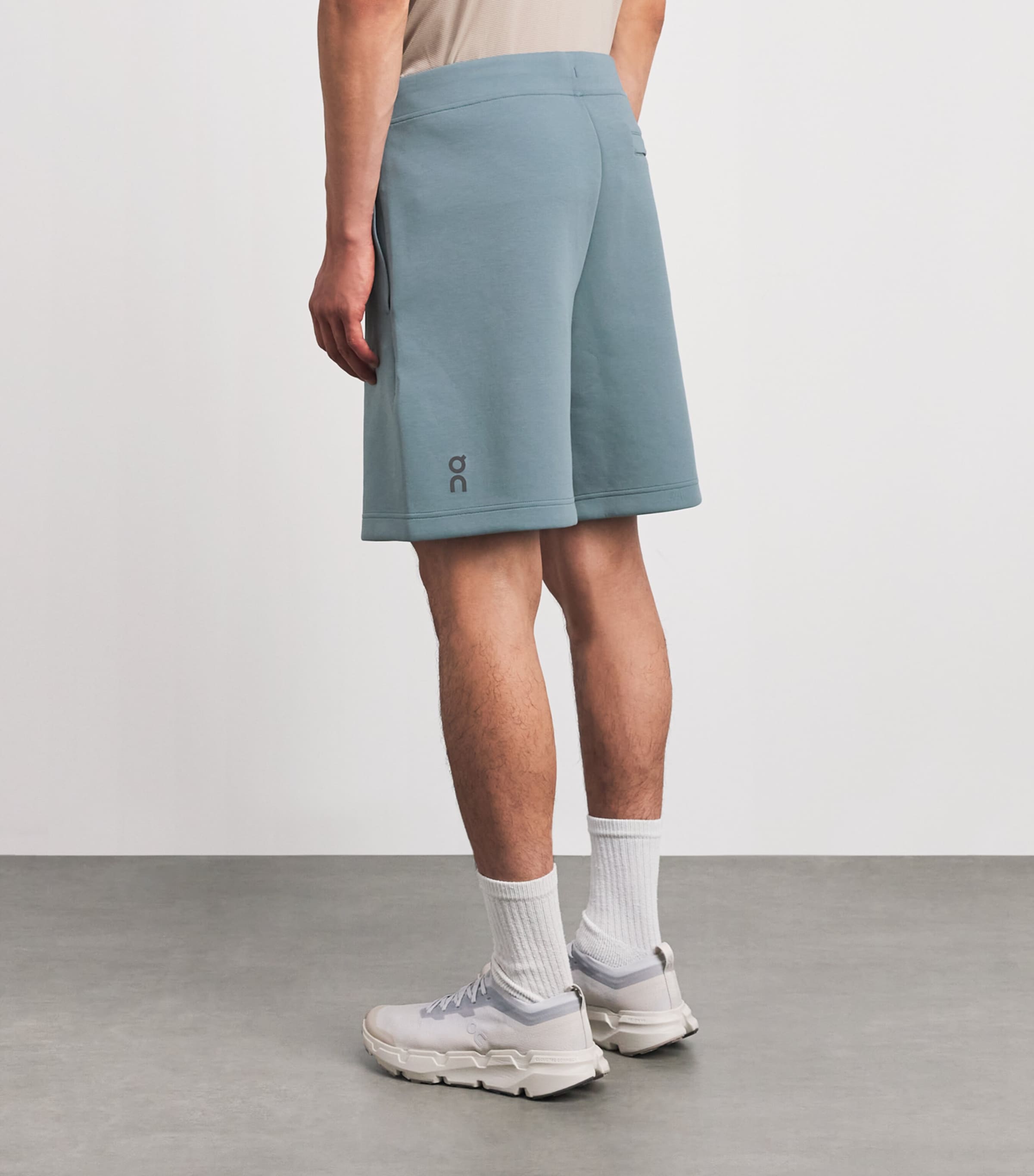 On Mens Focus Tech Shorts Agave Image 5