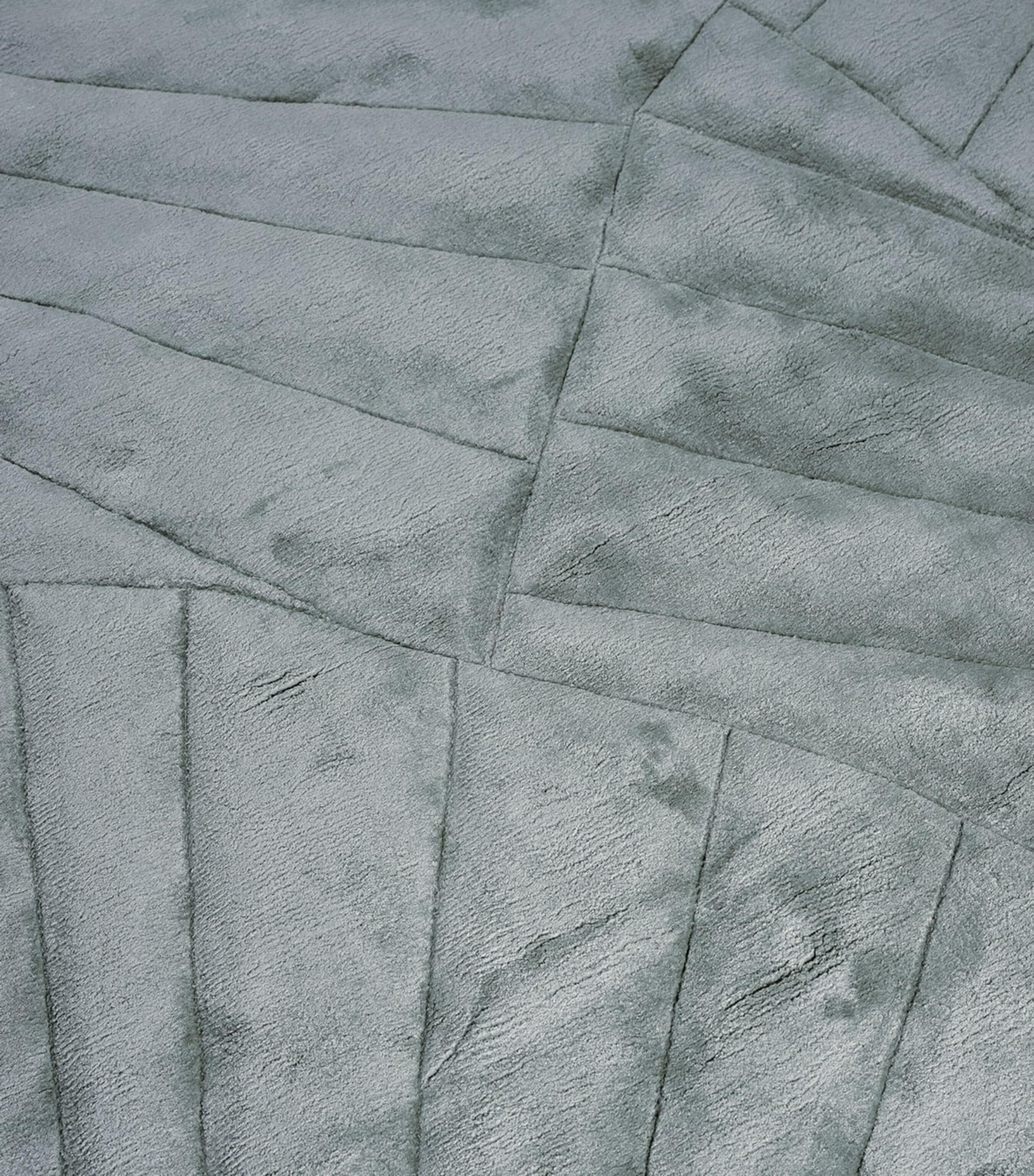 Silk Ori Lake Rug (3.05m x 2.44m) SILVER Image 4