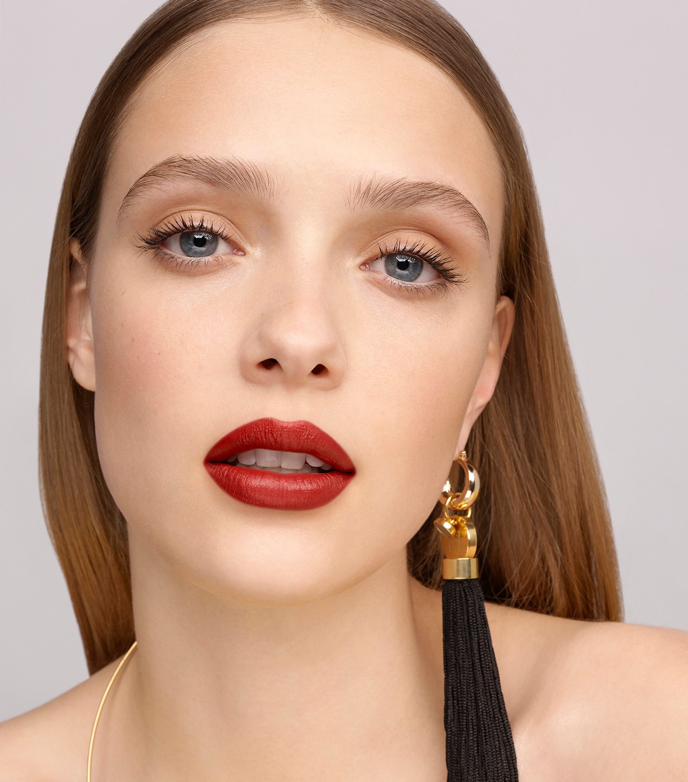 Carolina Herrera Fabulous Kiss Satin Lipstick and Cap Bundle Image 4