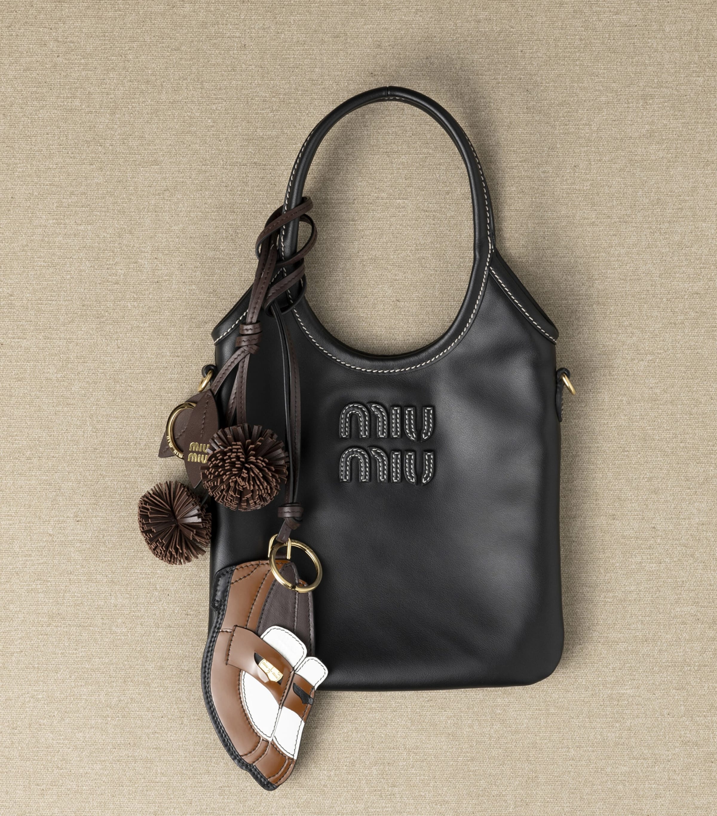 【送料&関税込】Miu Miu Penny Keychain Miu Miu Leather Penny Loafer Keychain | Harrods UK