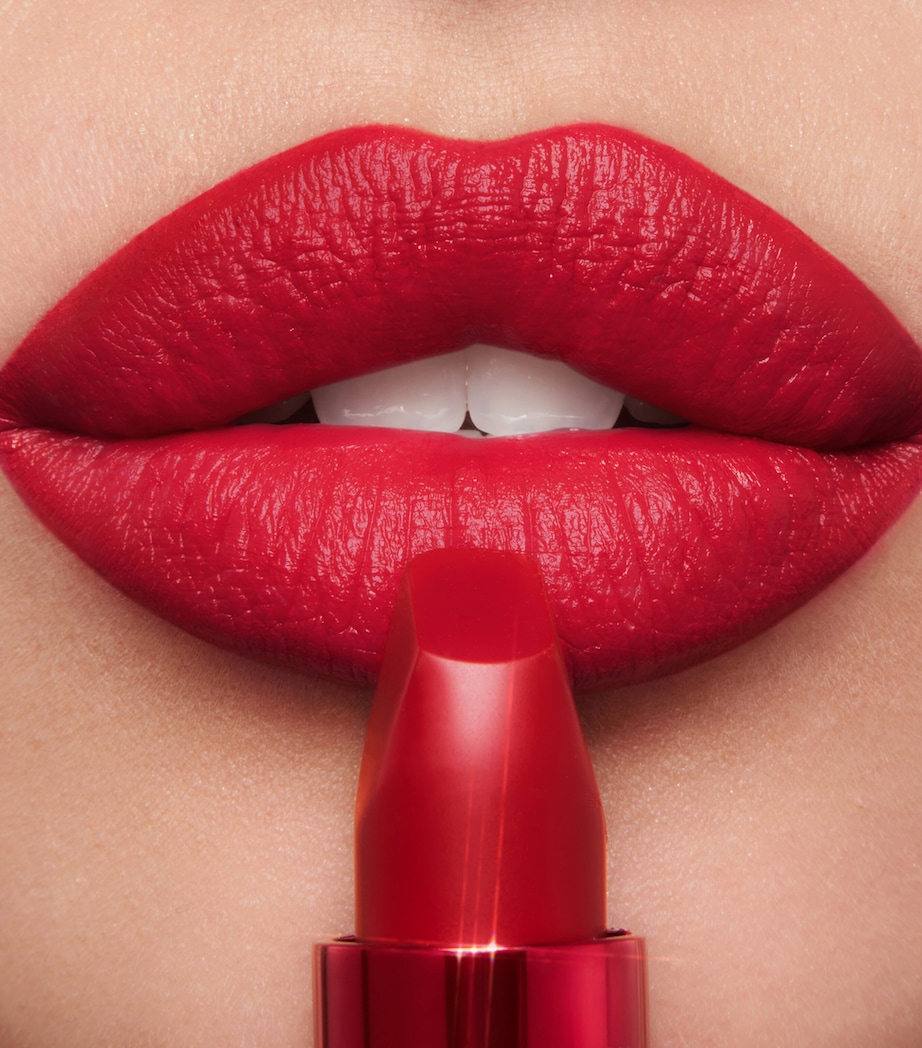 Charlotte Tilbury Hollywood Beauty Icon Matte Revolution Lipstick Hollywood Vixen Image 4