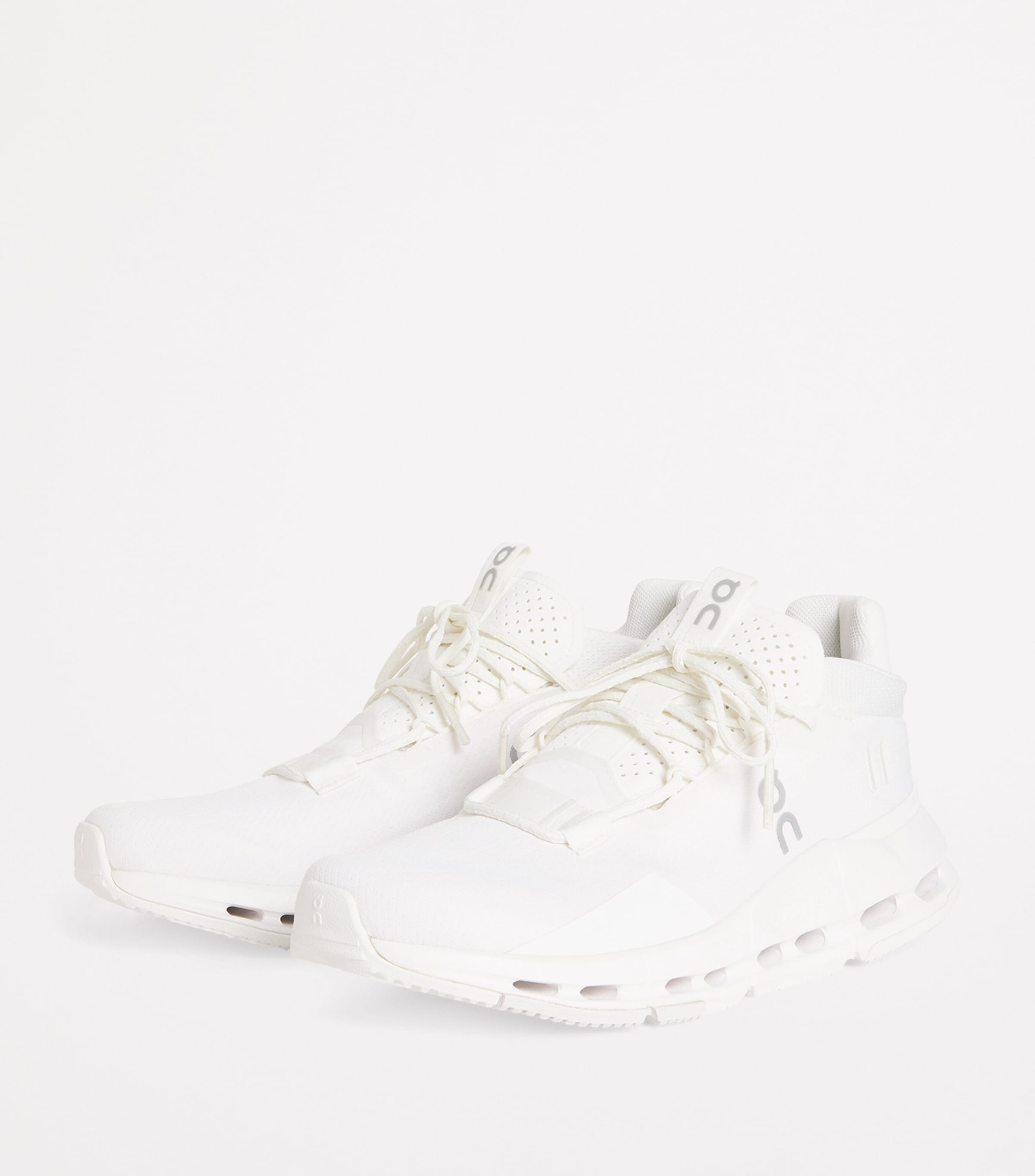 On Cloudnova 2 Trainers All White Image 3
