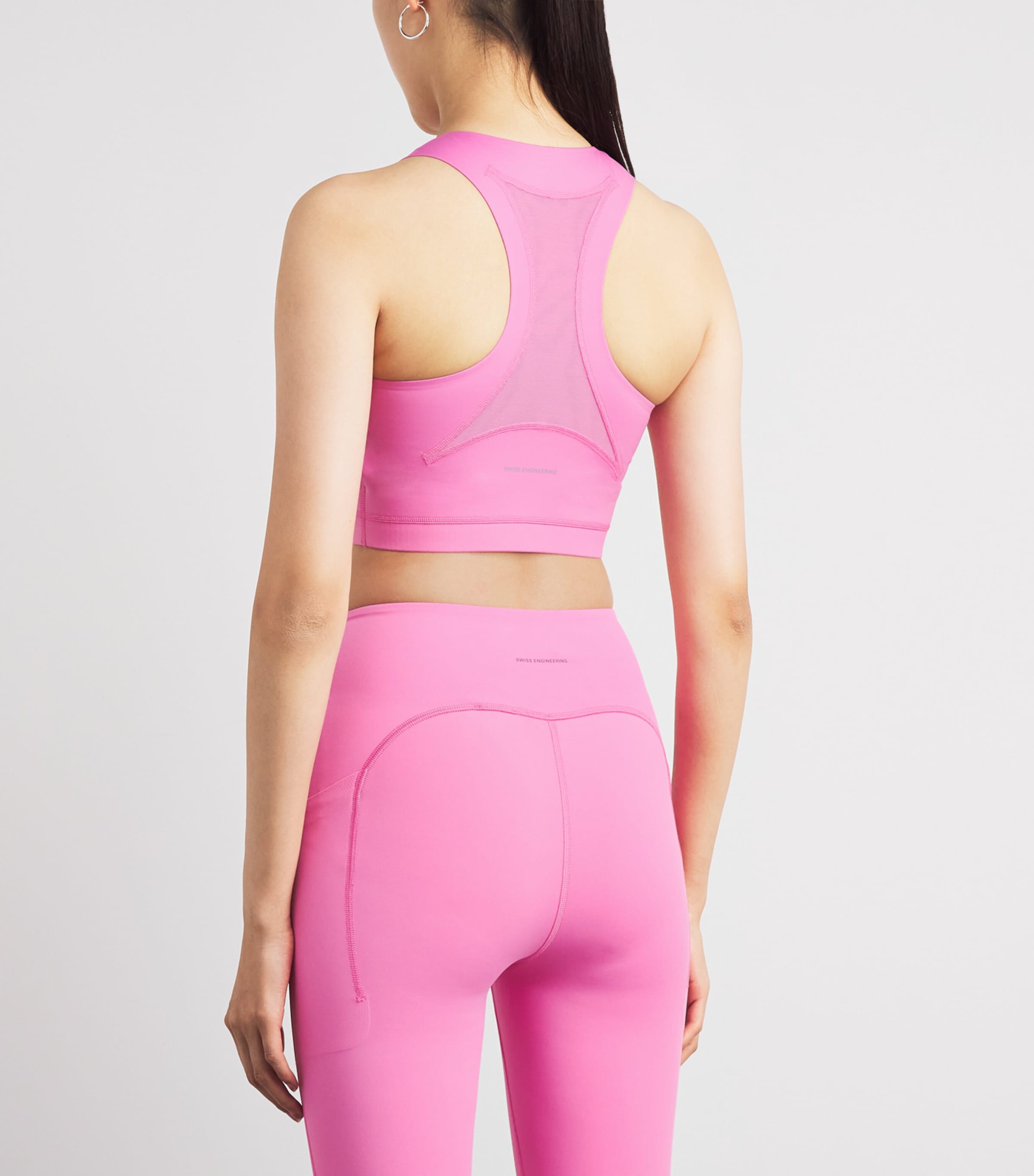 On Womens Train 2-In-1 Crop Top Bubblegum Image 5