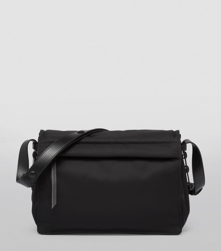 Re-Nylon Padded Shoulder Bag F0002 Image 4