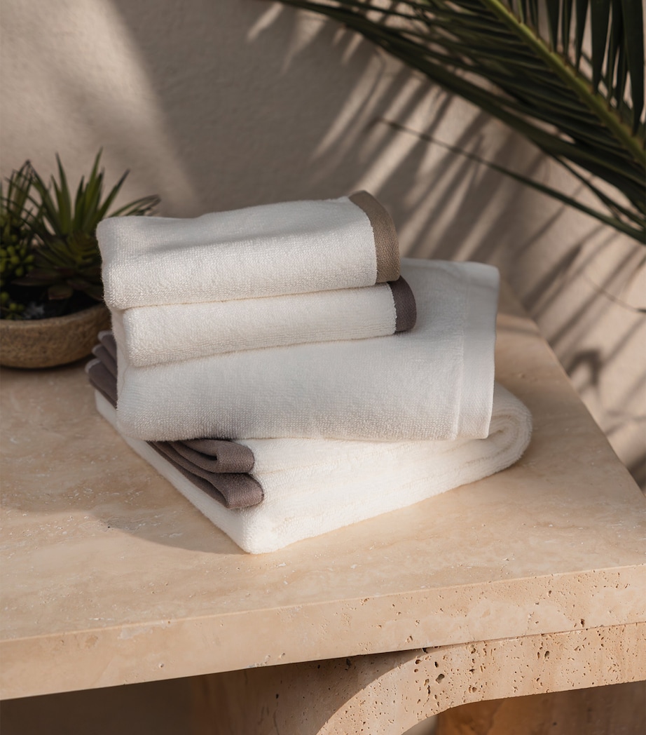 Organic Cotton Vesta Hand Towel (50cm x 100cm) WHITE/ROASTED ALMOND Image 2