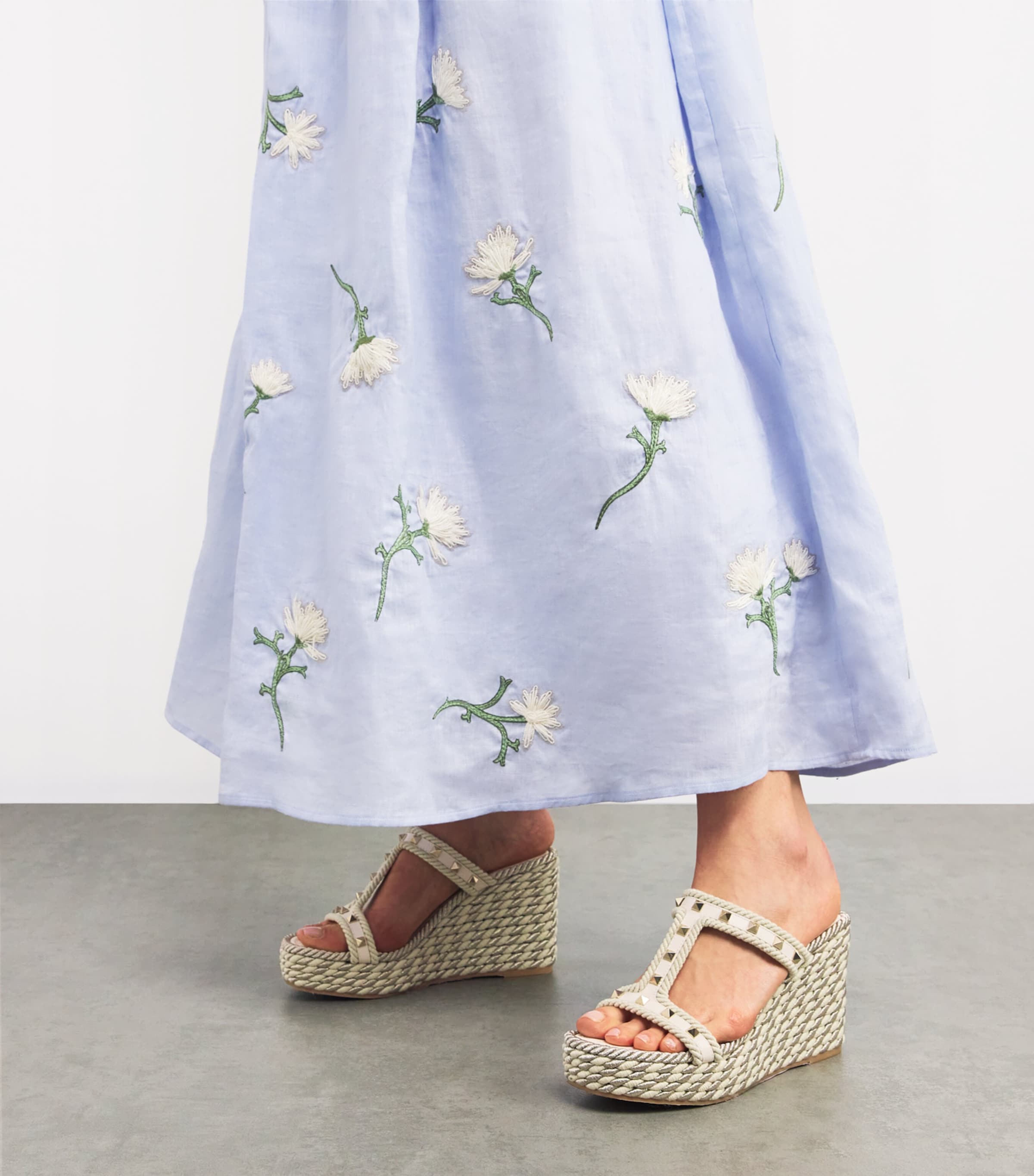 サンダル・ミュール ROCKSTUD WEDGE SANDALS Valentino Garavani Rockstud Calfskin Wedge Sandals With