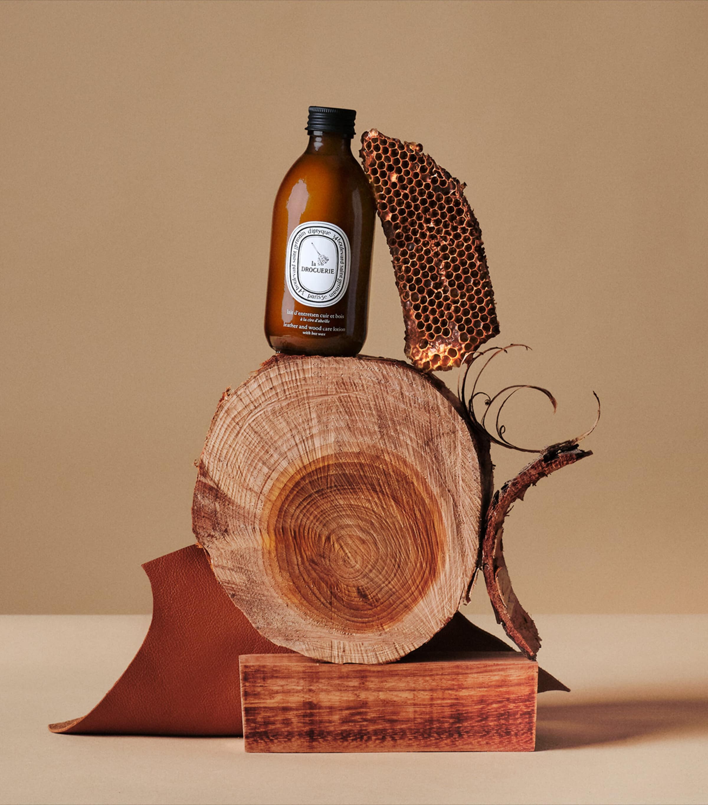 Leather and Wood Care Lotion with Beeswax (250ml) NO COLOUR Image 2