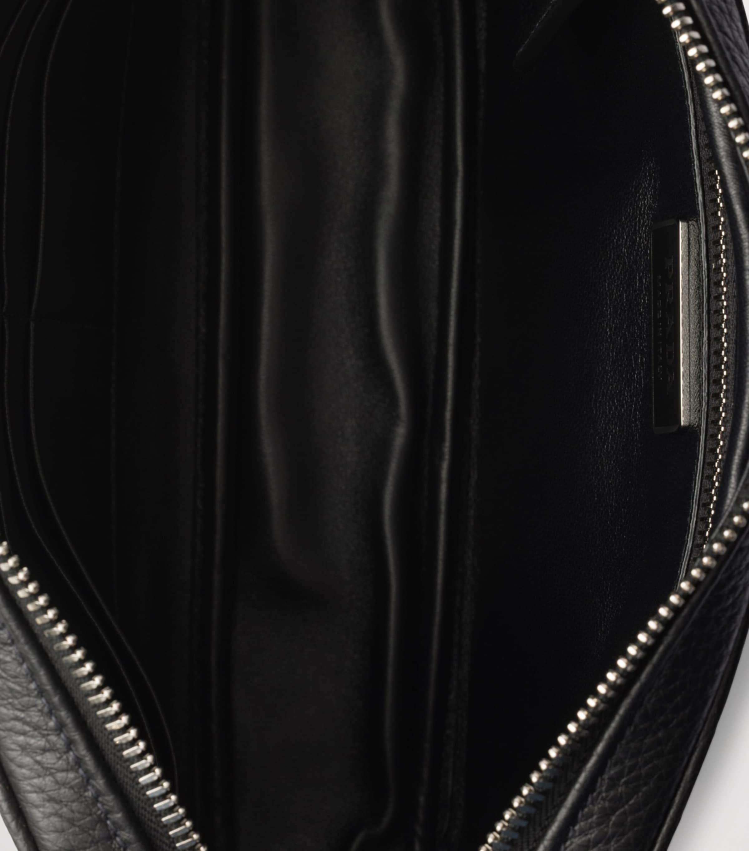 Pebbled Leather Pouch F0002 Image 4