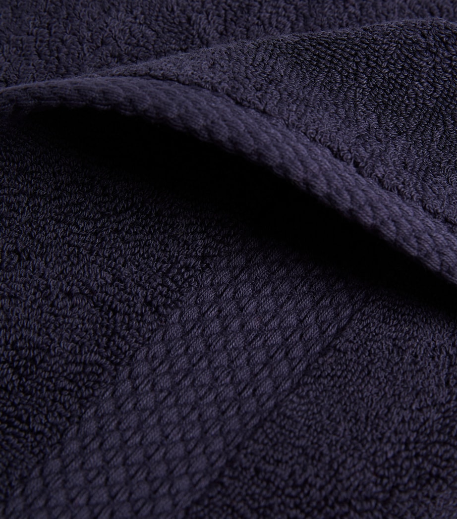 Avenue Bath Towel (75cm x 137cm) BLUE Image 3