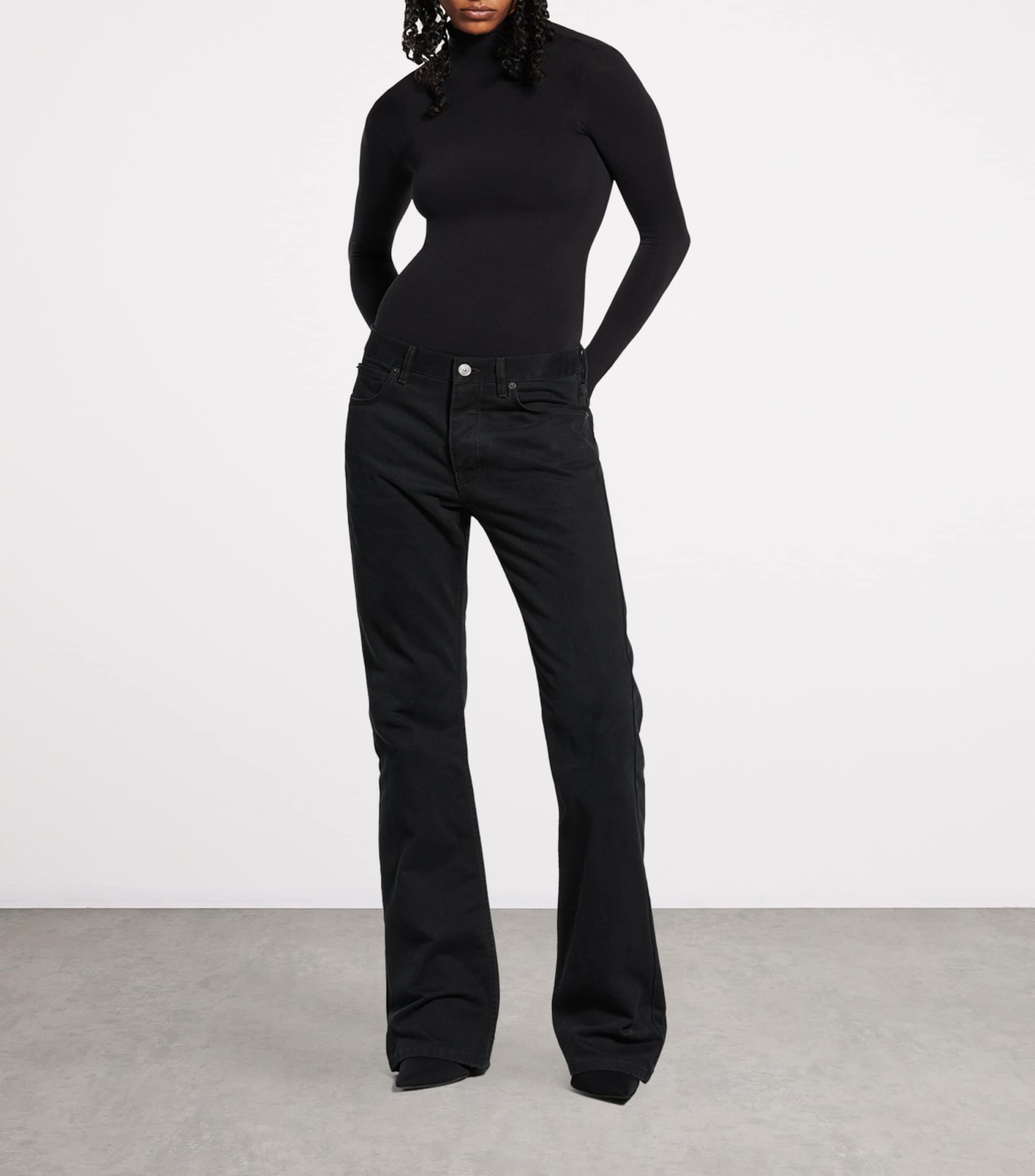 Straight-Fit Mid-Rise Jeans 3207 Image 3