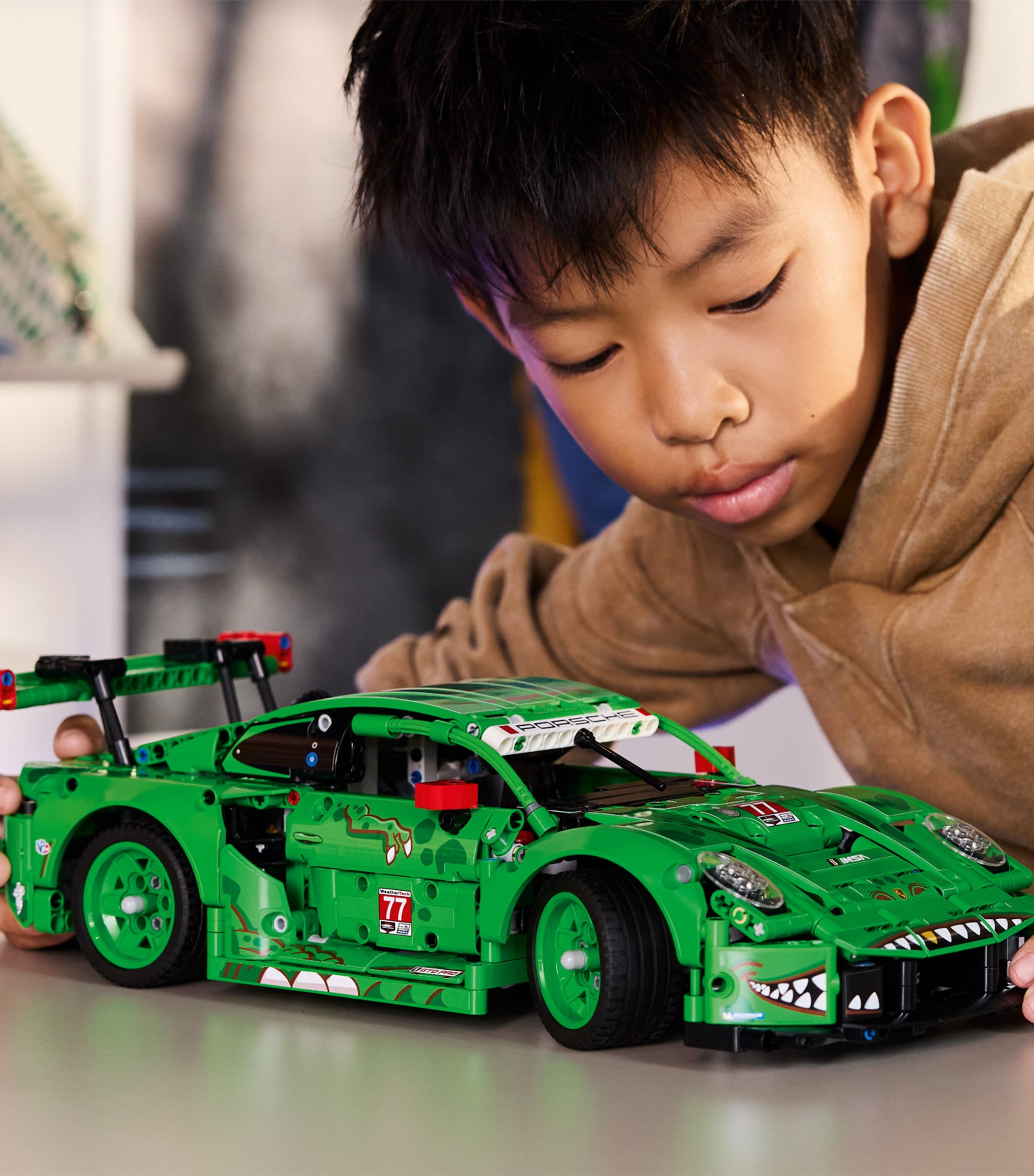 Technic Porsche 911 GT3 R REXY AO Racing Car 42224 MULTI Image 4