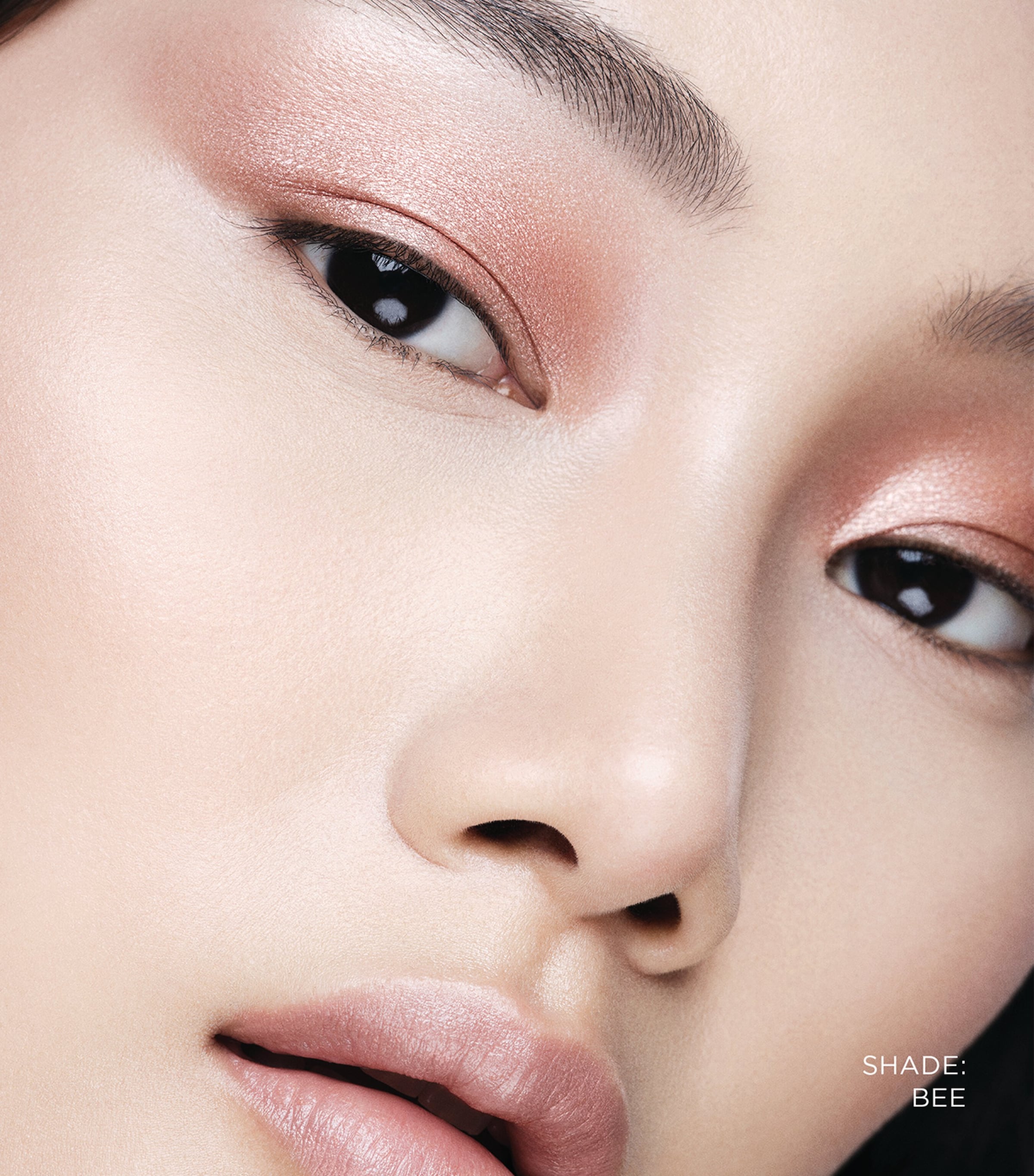 Curator Eyeshadow Refill BEE Image 2