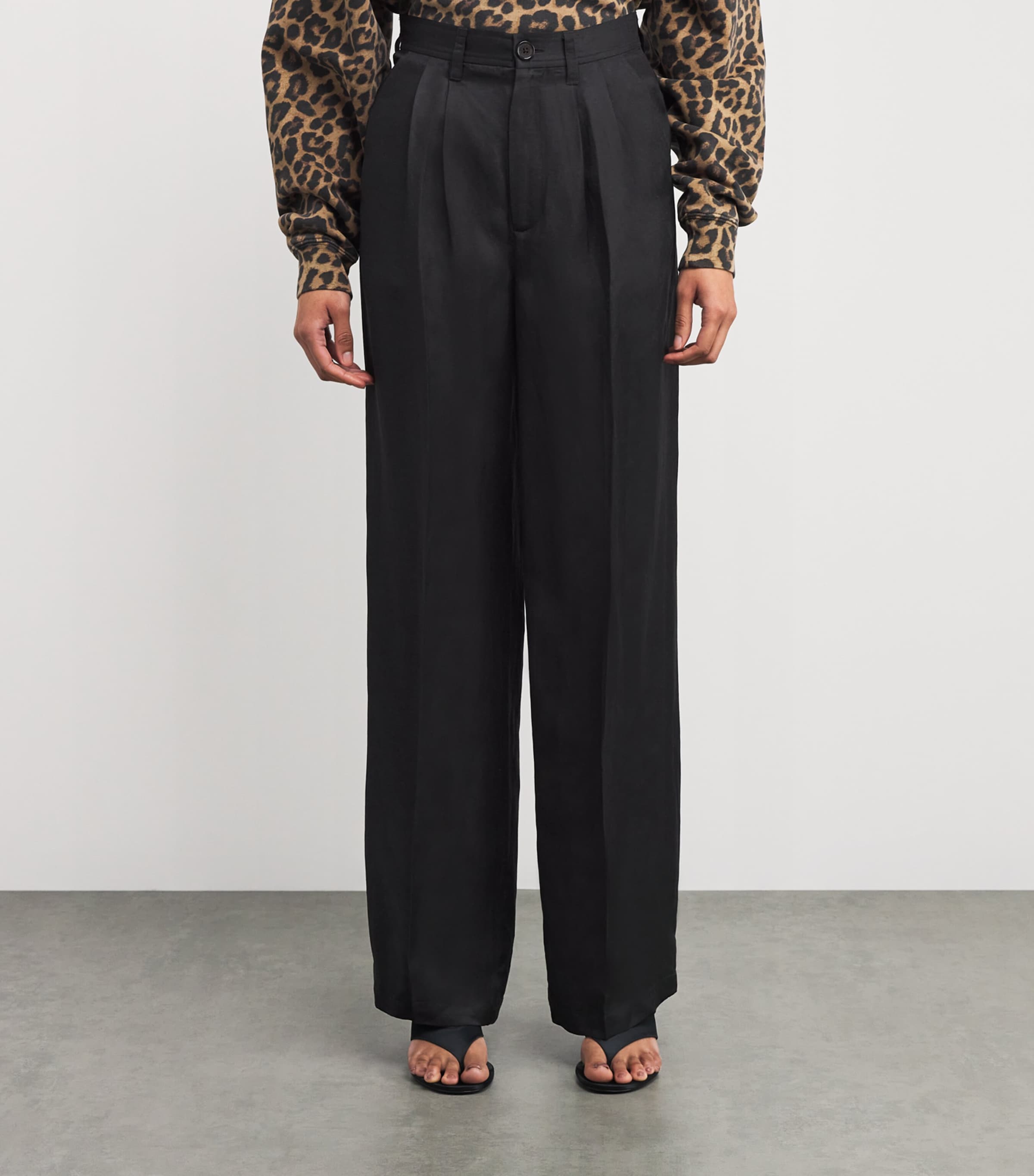 Pleated Carrie Wide-Leg Trousers BLACK LINEN BLEND Image 3
