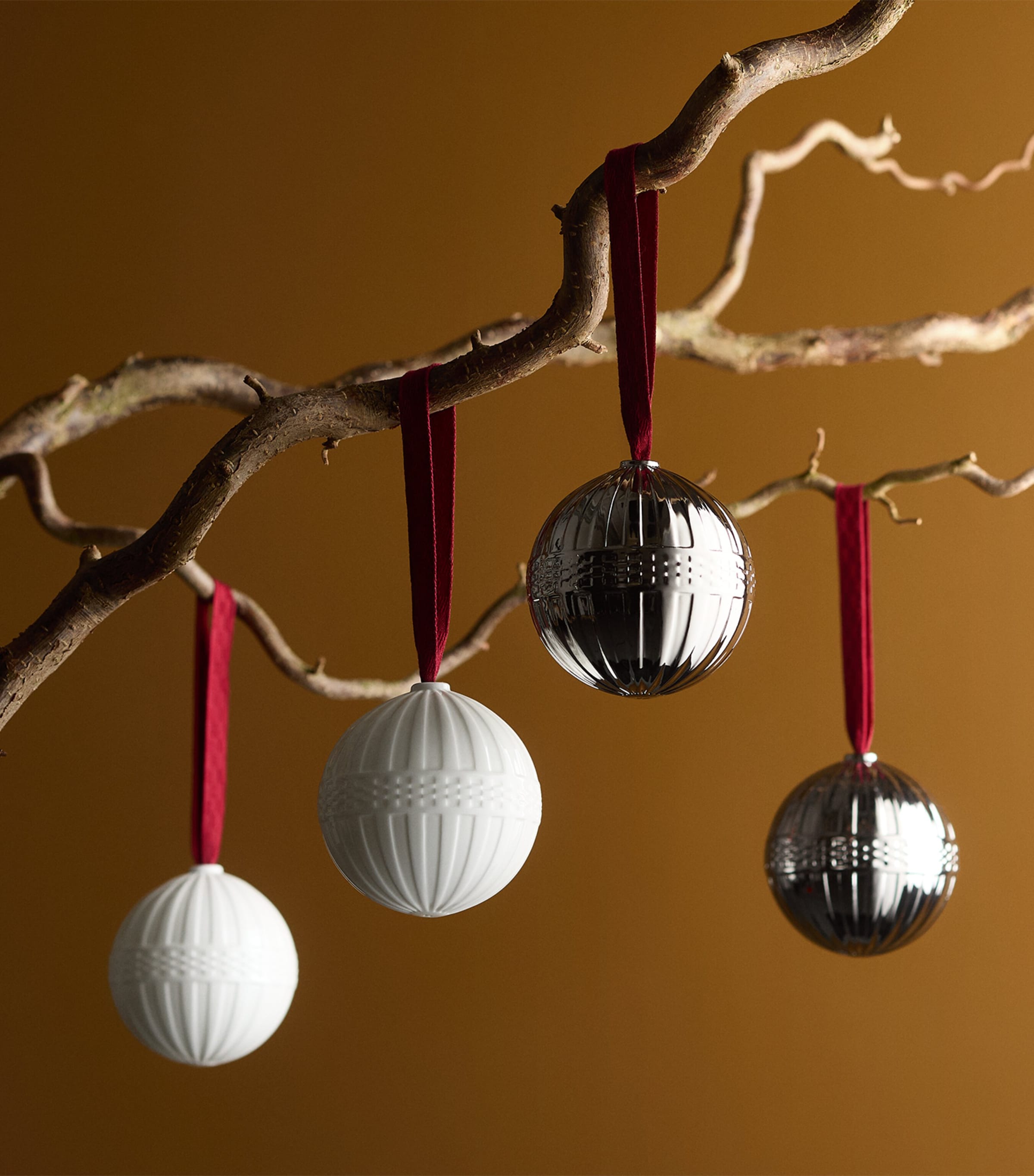 Festive Fluted Bauble SILVER Image 2