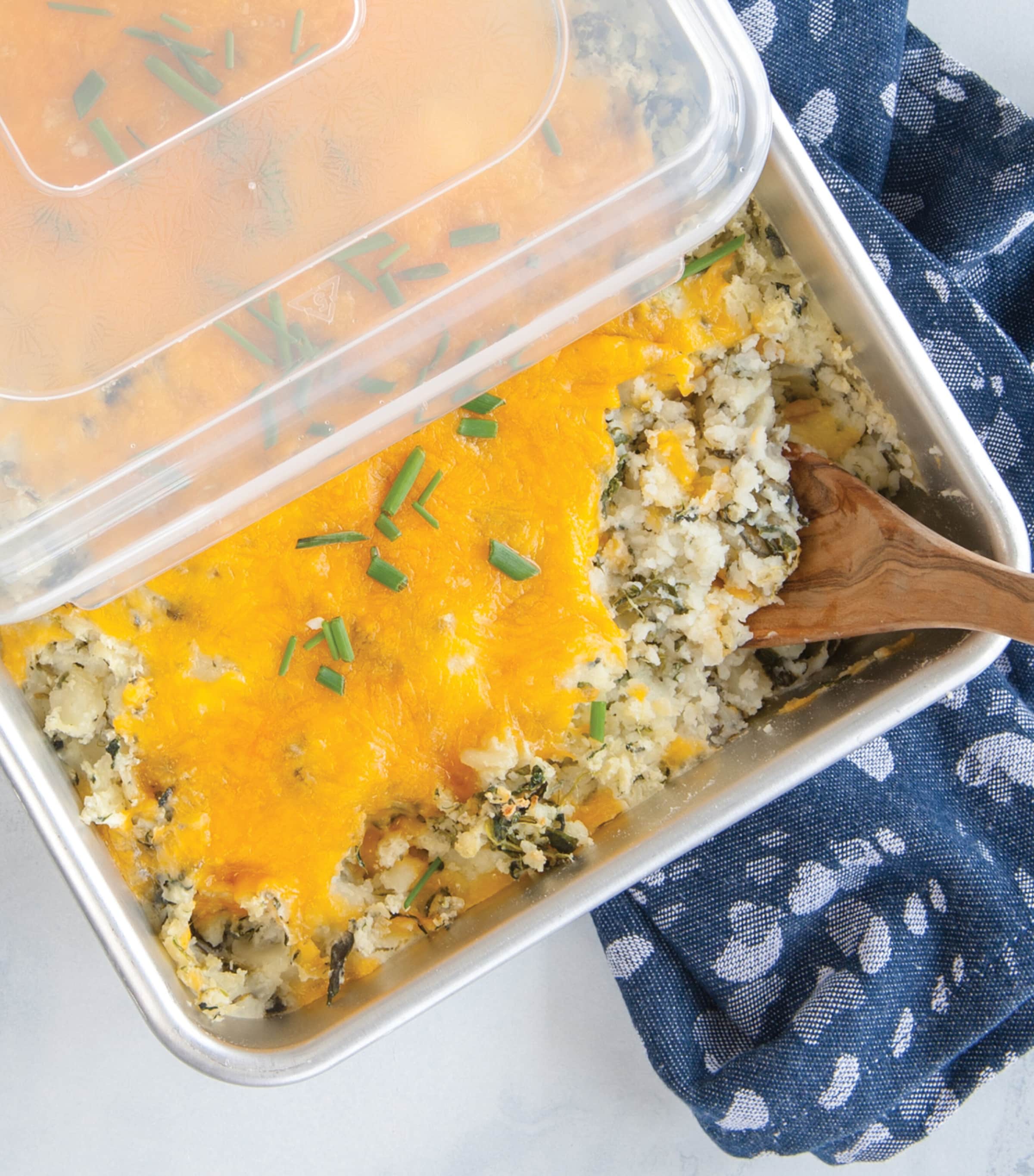 Aluminium Naturals Cake Tin with Lid (34.5cm) SILVER Image 3