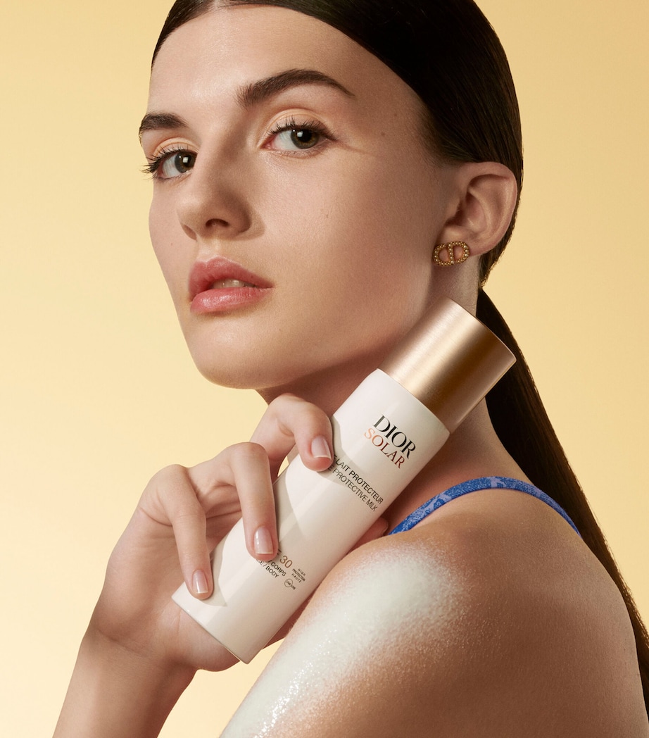 The Protective Milk SPF 30 (125ml) GOLD Image 3