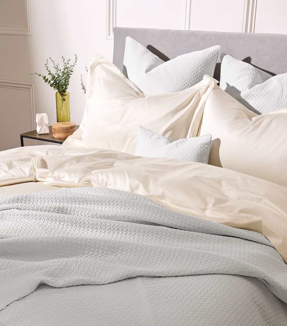 Celso De Lemos Prince Super King Bedspread (290cm x 255cm) Perle Image 3