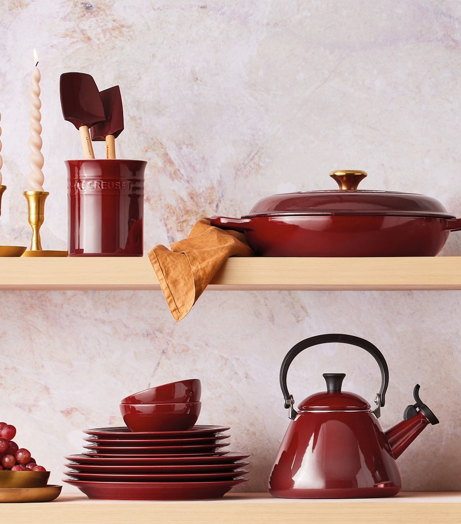 Cast Iron Shallow Casserole Dish (30cm) GARNET Image 6