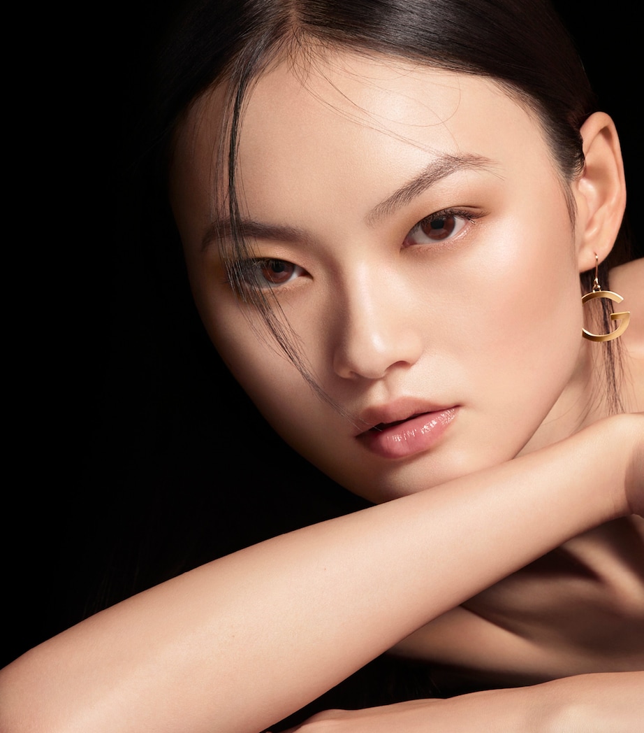 Parure Gold Skin Control Matte Compact Foundation 1C Image 3