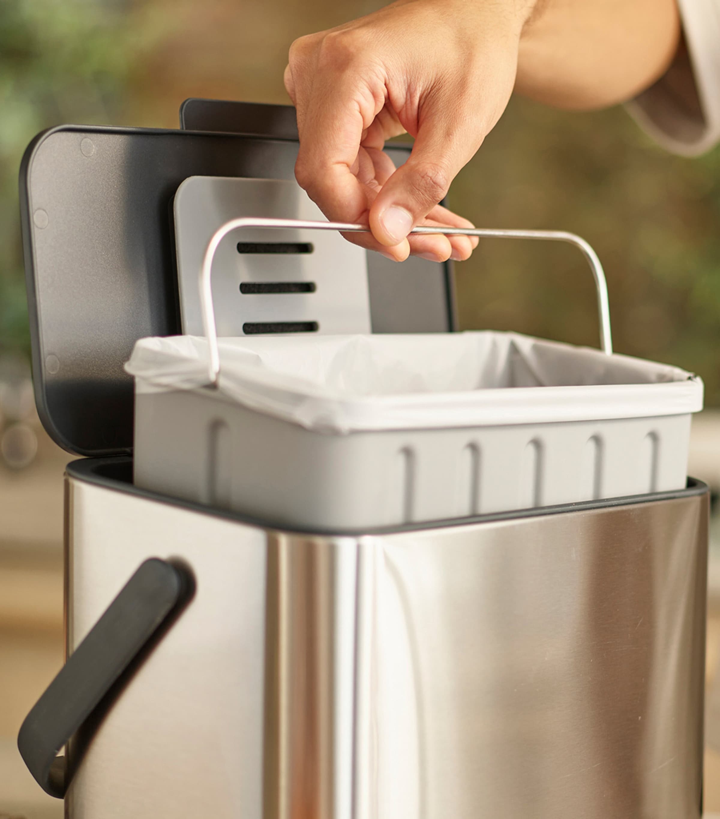 Stainless Steel Premium Food Waste Caddy (4L) SS/DARK GREY Image 6