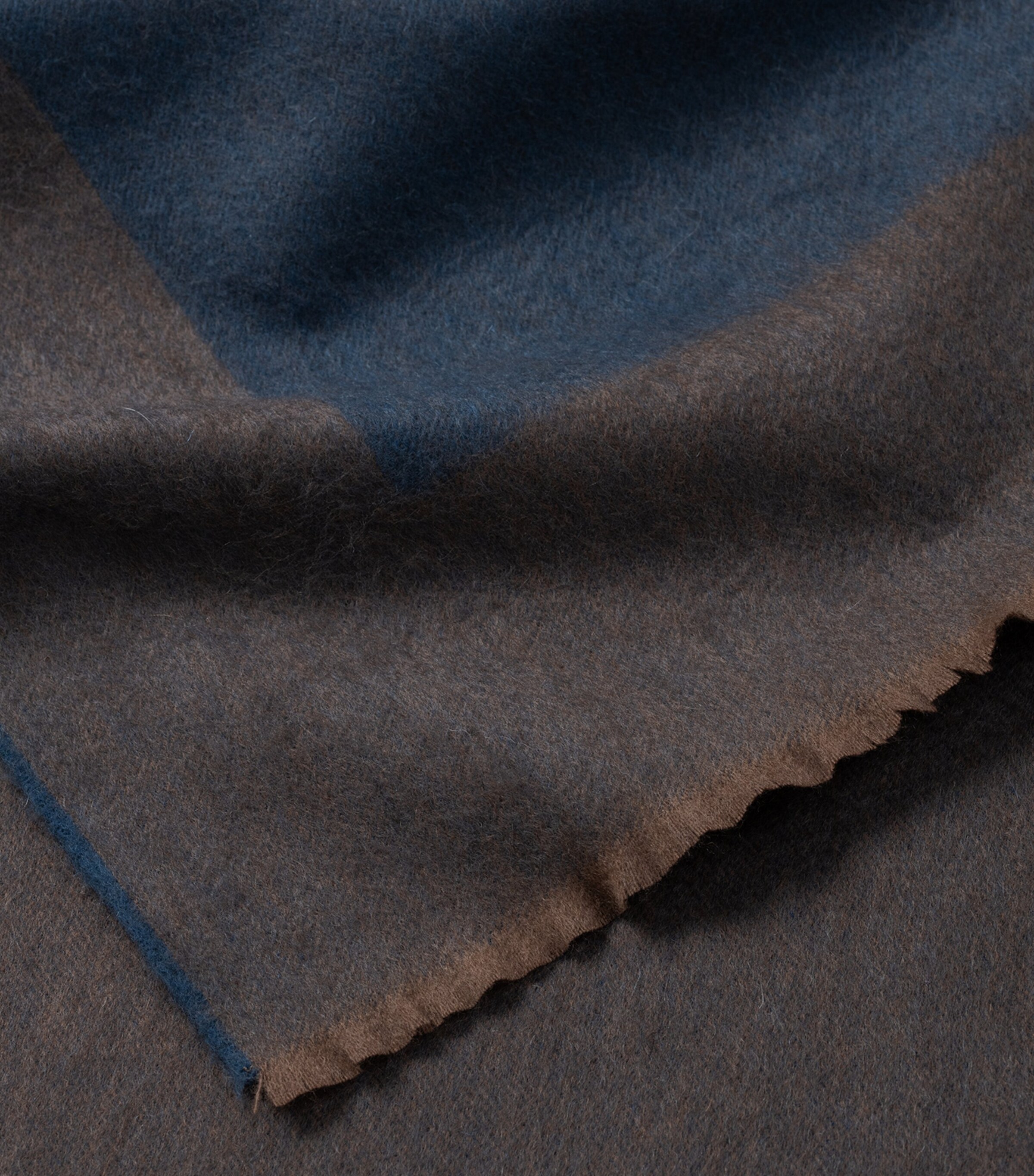 Cashmere Arran Border Throw (150cm x 200cm) SLATE MINK Image 3