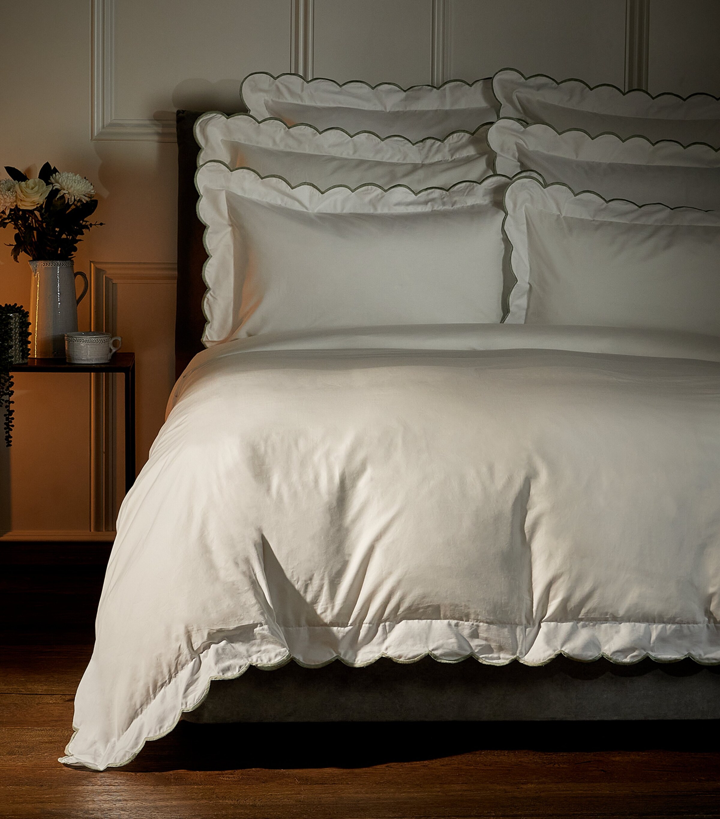 Harrods of London Egyptian Cotton Parisian Super King Bedding Set (260cm x 220cm) White/sage Image 7