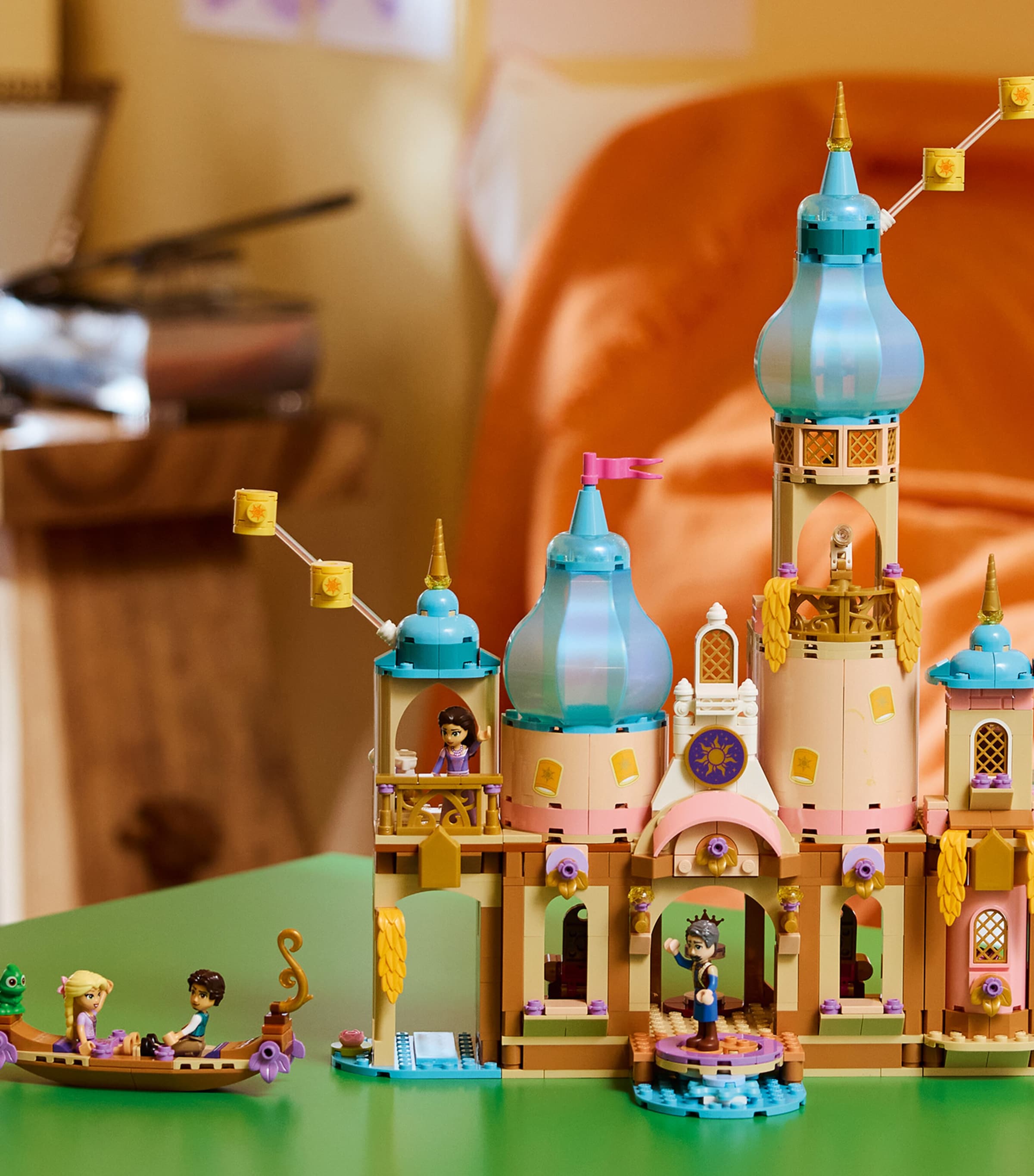 Lego Disney Princess Rapunzel’s Castle Set 43297 Image 5
