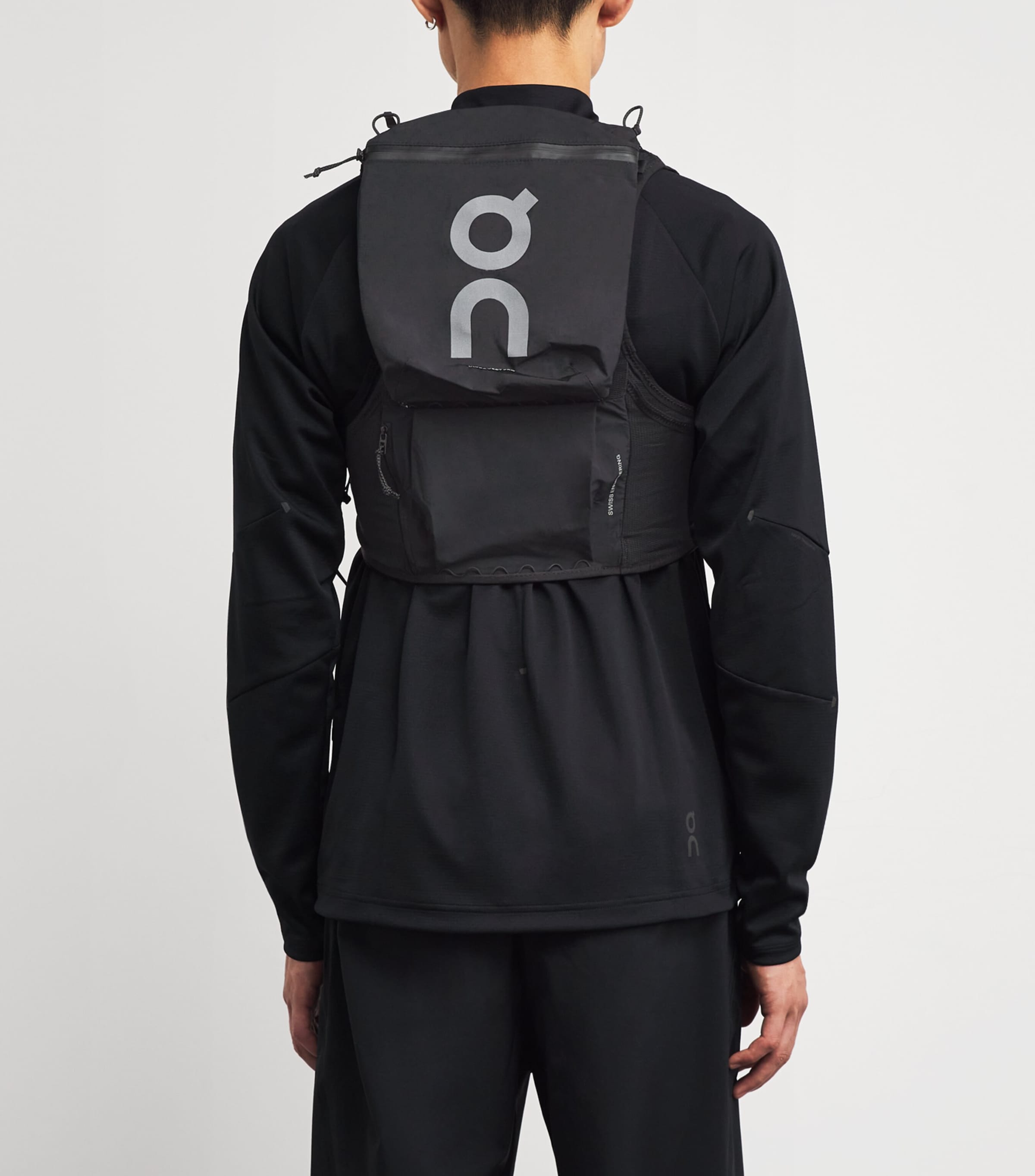 On Mens Ultra Pro Vest Black Image 4