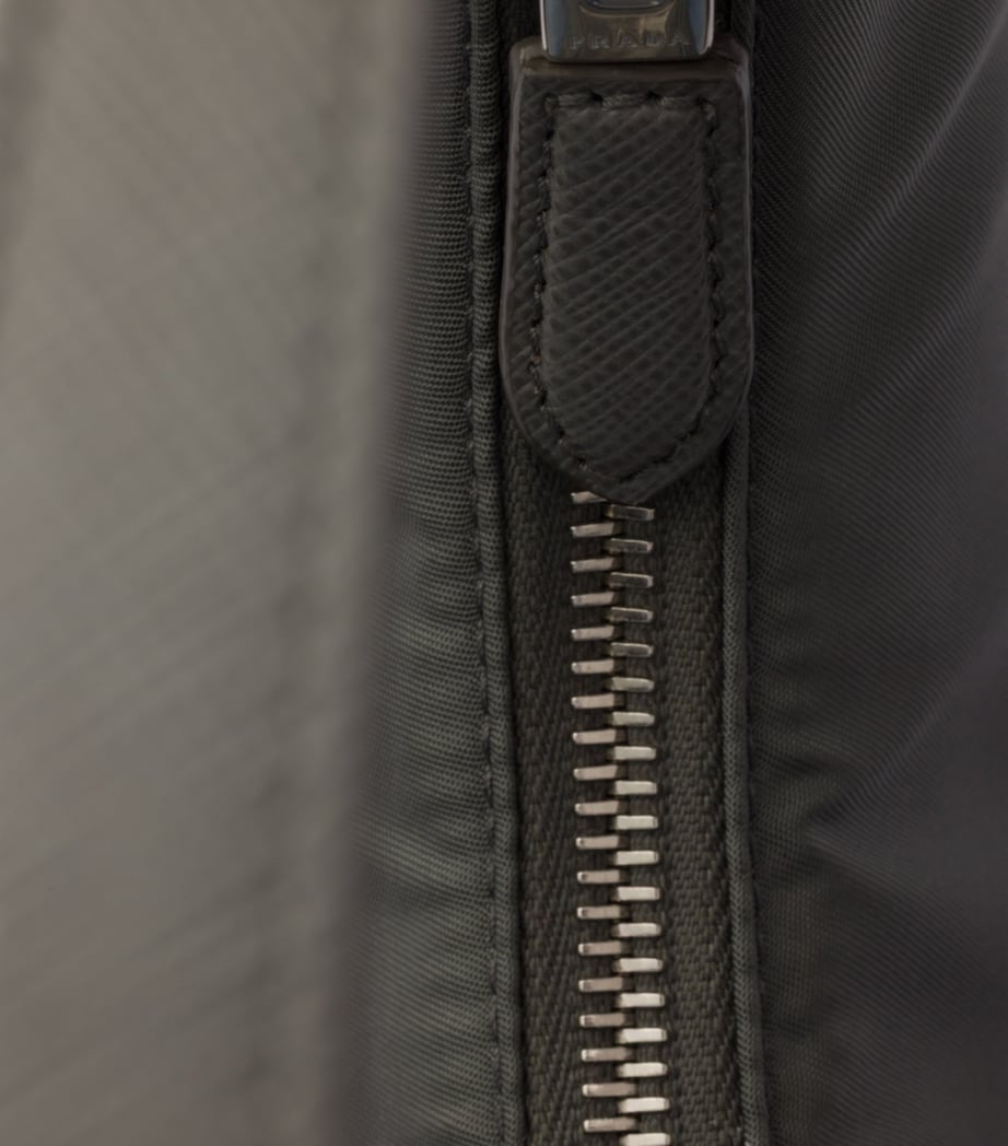 Re-Nylon Re-Edition 2005 Shoulder Bag F0048 Image 5