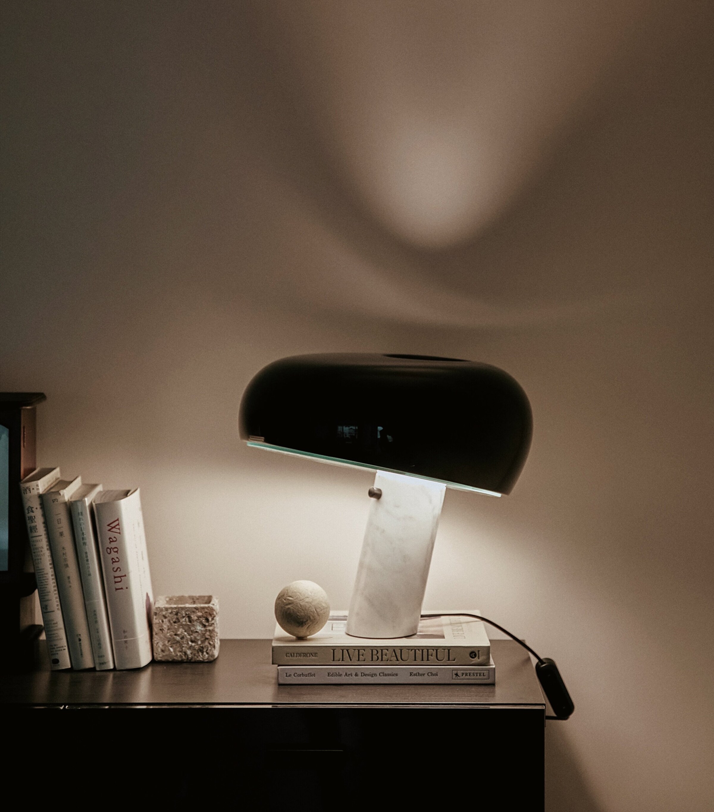 Flos Marble Snoopy Table Lamp Image 6