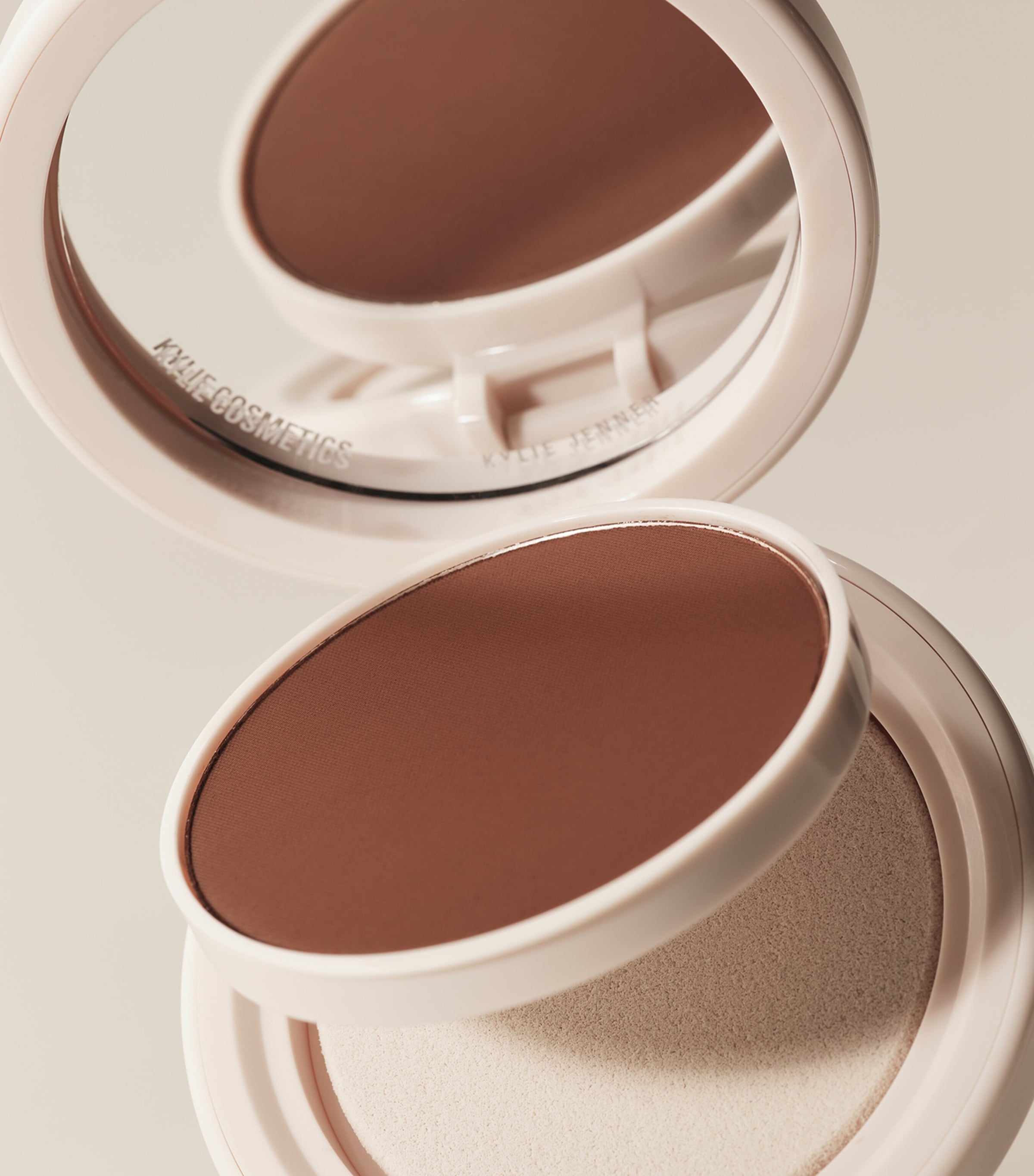Natural Blur Powder Foundation 7C 7C Image 3