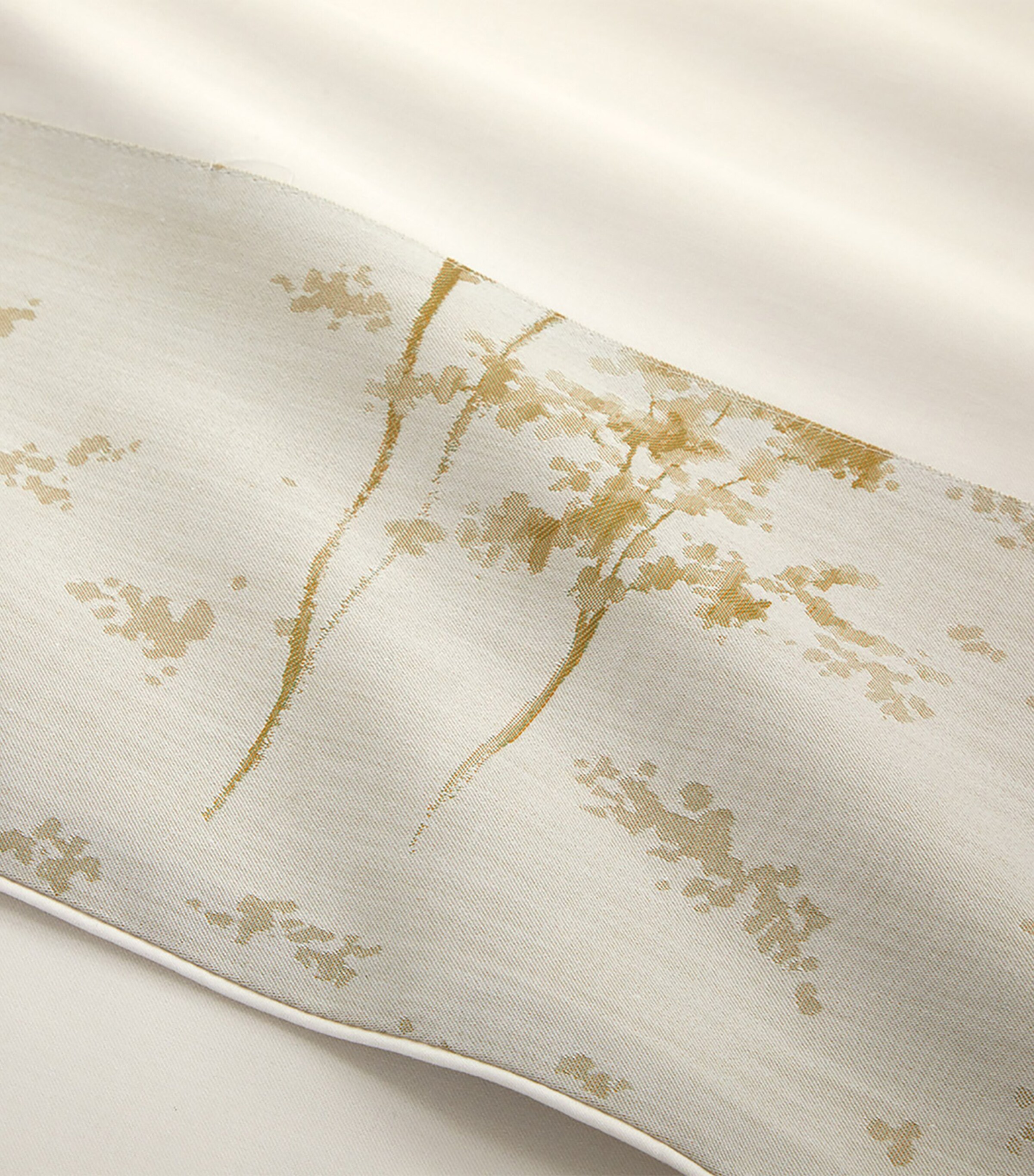 Yves Delorme Organic Cotton Legende Super King Flat Sheet (270cm x 295cm) Nacre Image 3