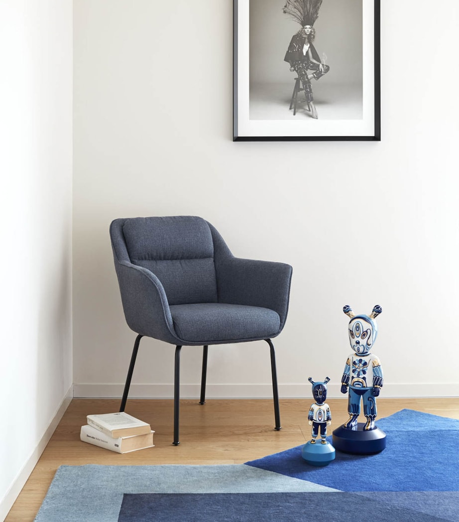 Small The Guest by Kzeng Jiang Figurine WHITE & BLUE Image 3