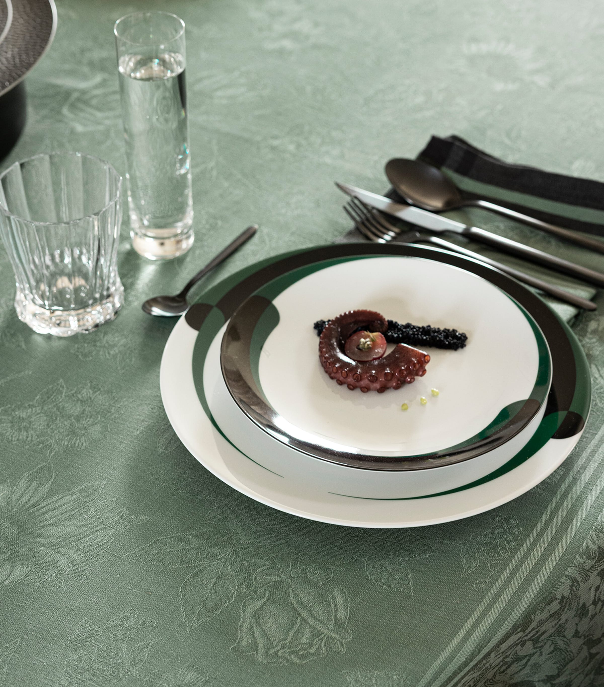 Linen Romance Tablecloth (175cm x 250cm) GREEN Image 3