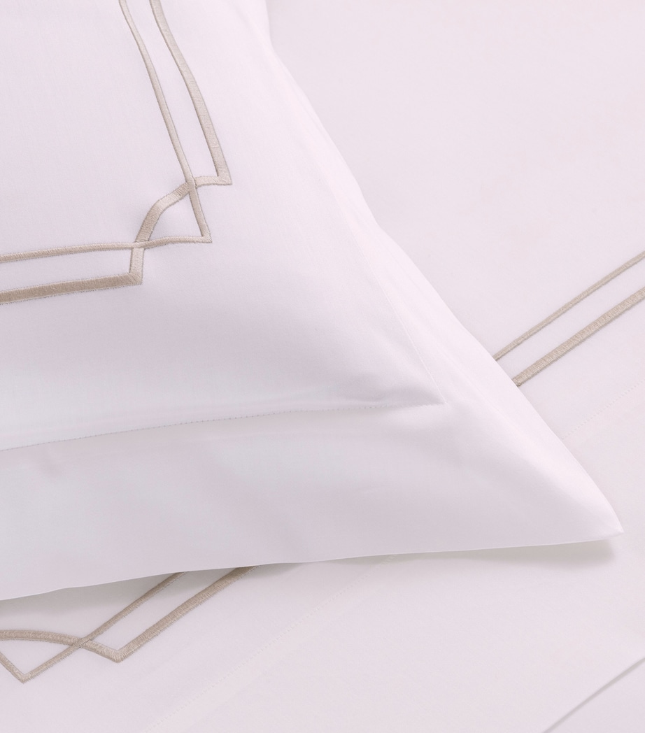 Frette Cotton Layering Embroidery Oxford Pillowcase (51cm x 71cm) Milk/savage B Image 2